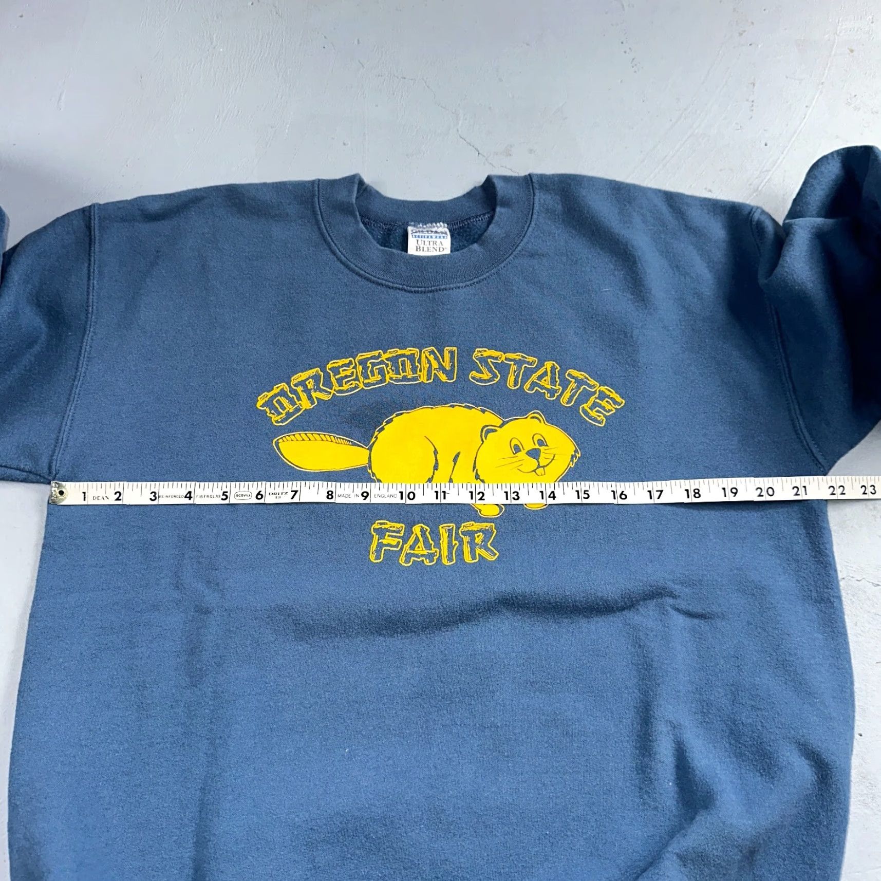 Gildan VINTAGE Oregon State Beavers Gildan Crew Neck Sweatshirt OSU Navy Blue M Unisex Adults Blue 80s Graphic Print Sweatshirt Mens Womens Size US M / EU 48-50 / 2 - 4 Thumbnail