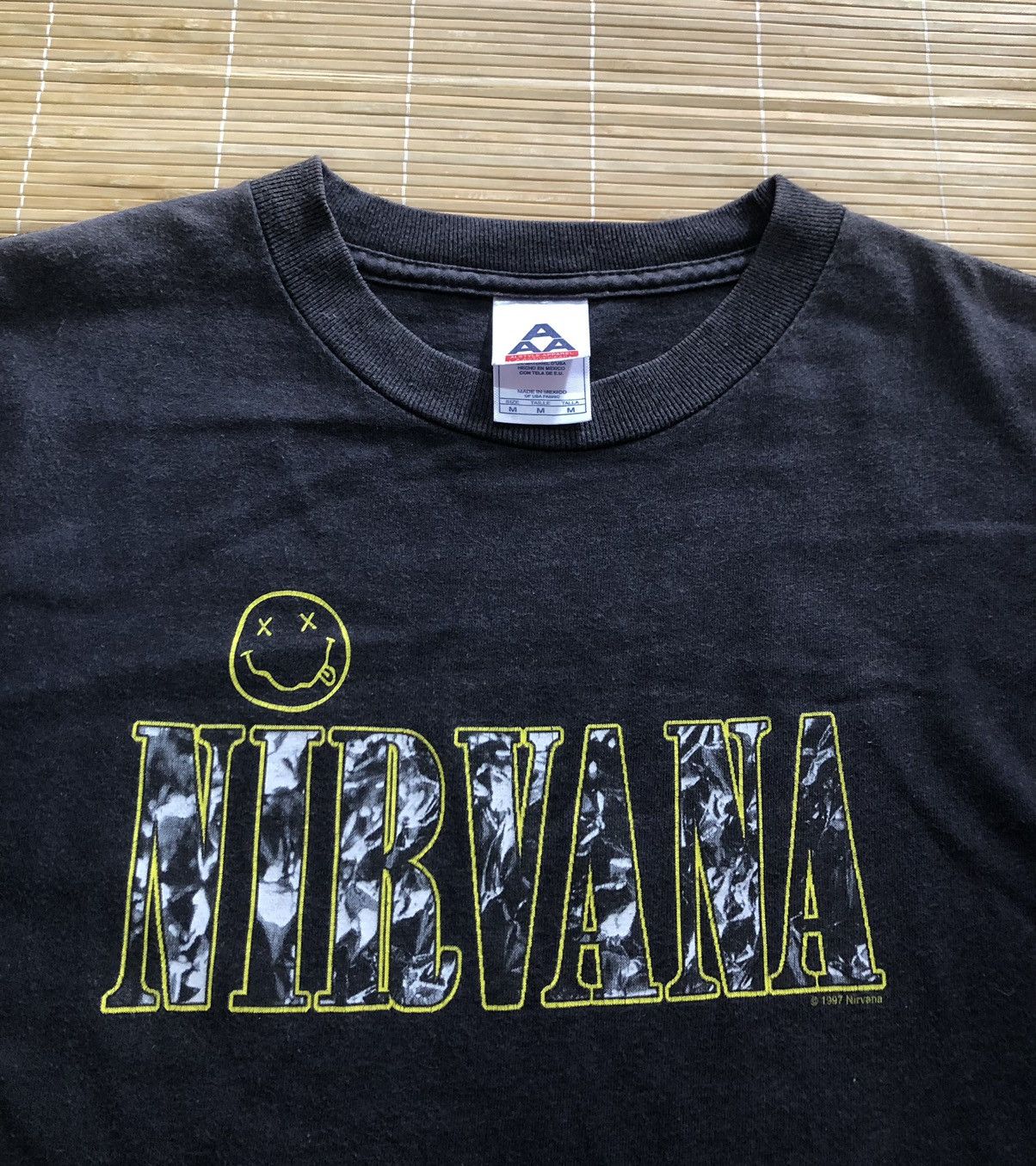 Band Tees × Nirvana × Vintage Vintage Nirvana 1997 Smile face king of grunge Size US M / EU 48-50 / 2 - 3 Thumbnail