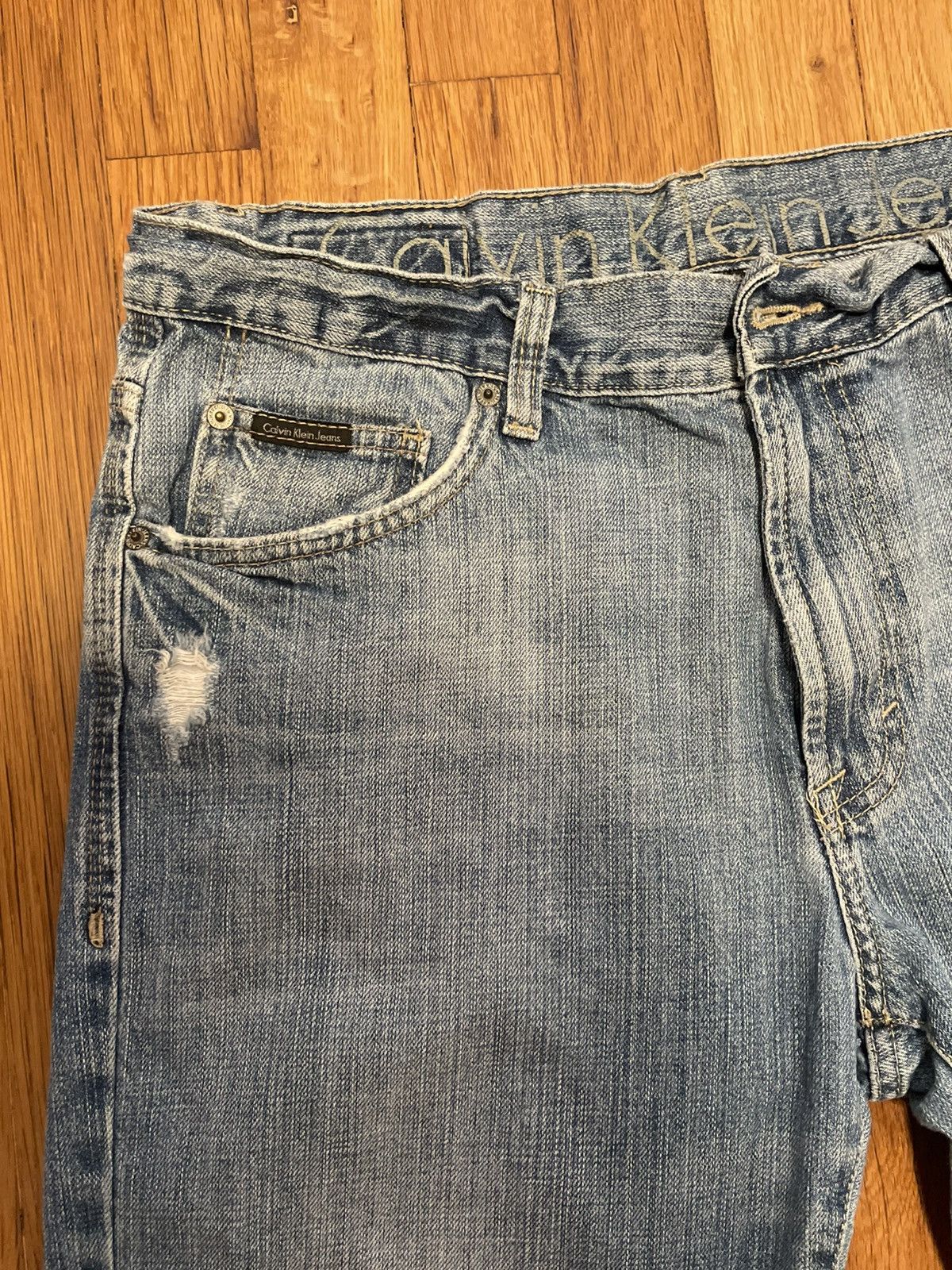 Calvin Klein Calvin Klein distressed jeans Size US 34 / EU 50 - 1 Thumbnail