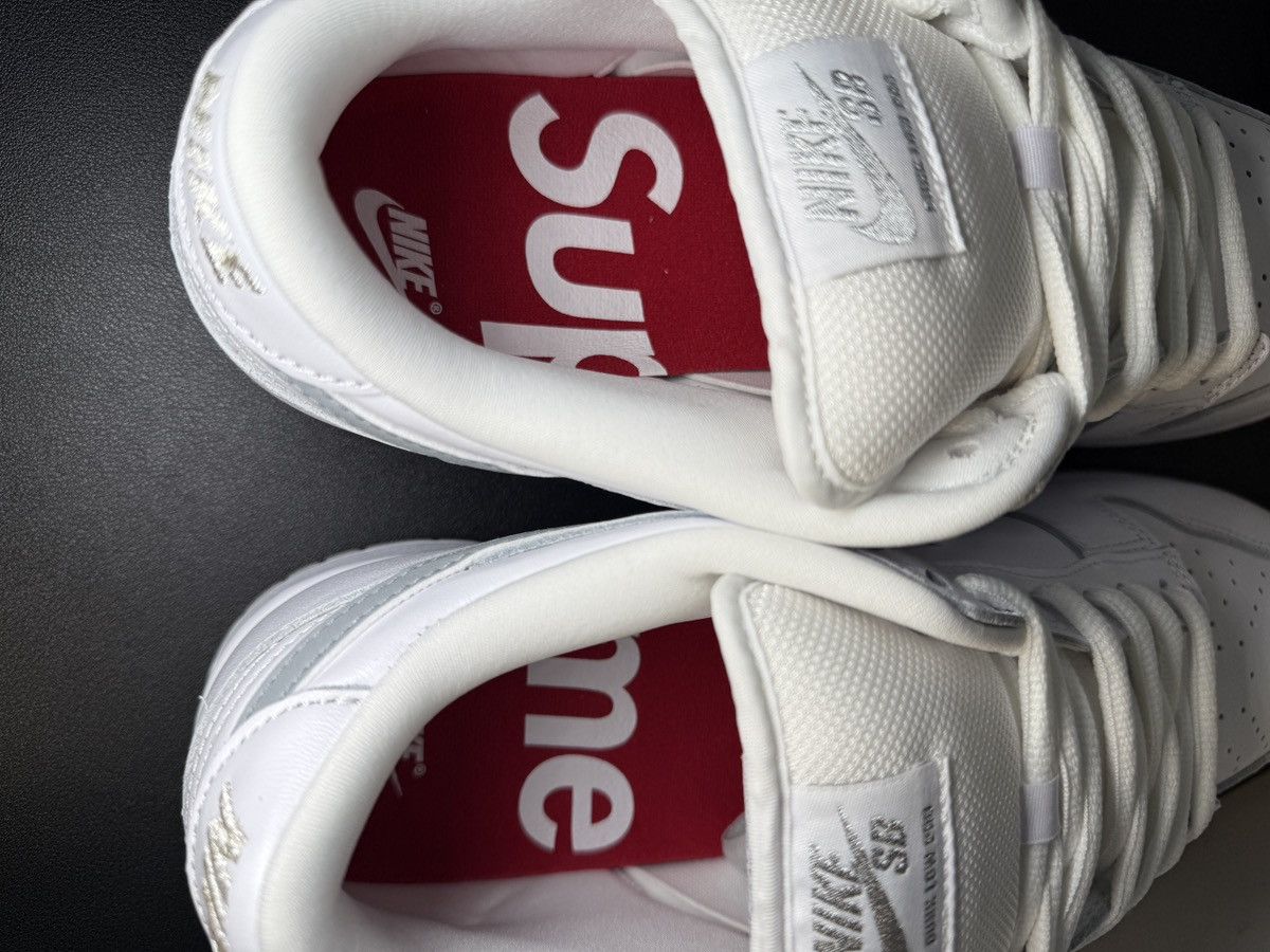 Nike × Supreme Brand New Nike SB Supreme Low Top Dunks White Size US 11 / EU 44 - 19 Thumbnail