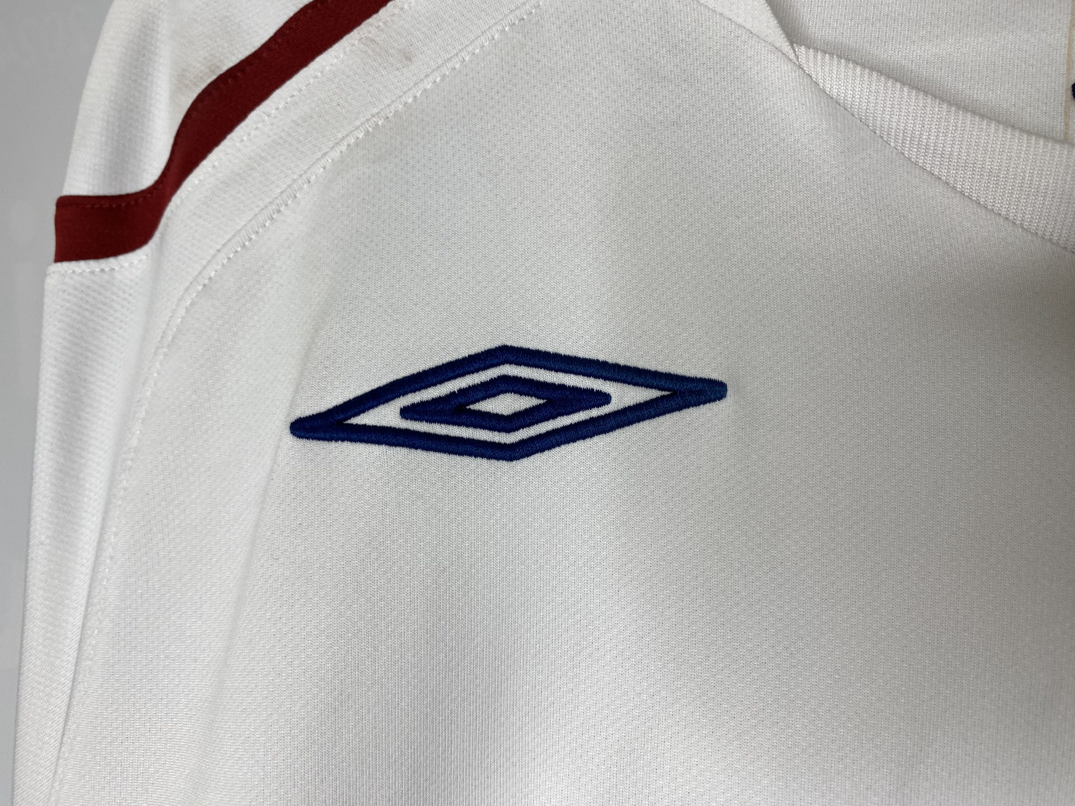 Umbro LINCOLN CITY 2008 2009 TRAINING FOOTBALL SHIRT SOCCER JERSEY Size US XL / EU 56 / 4 - 4 Thumbnail