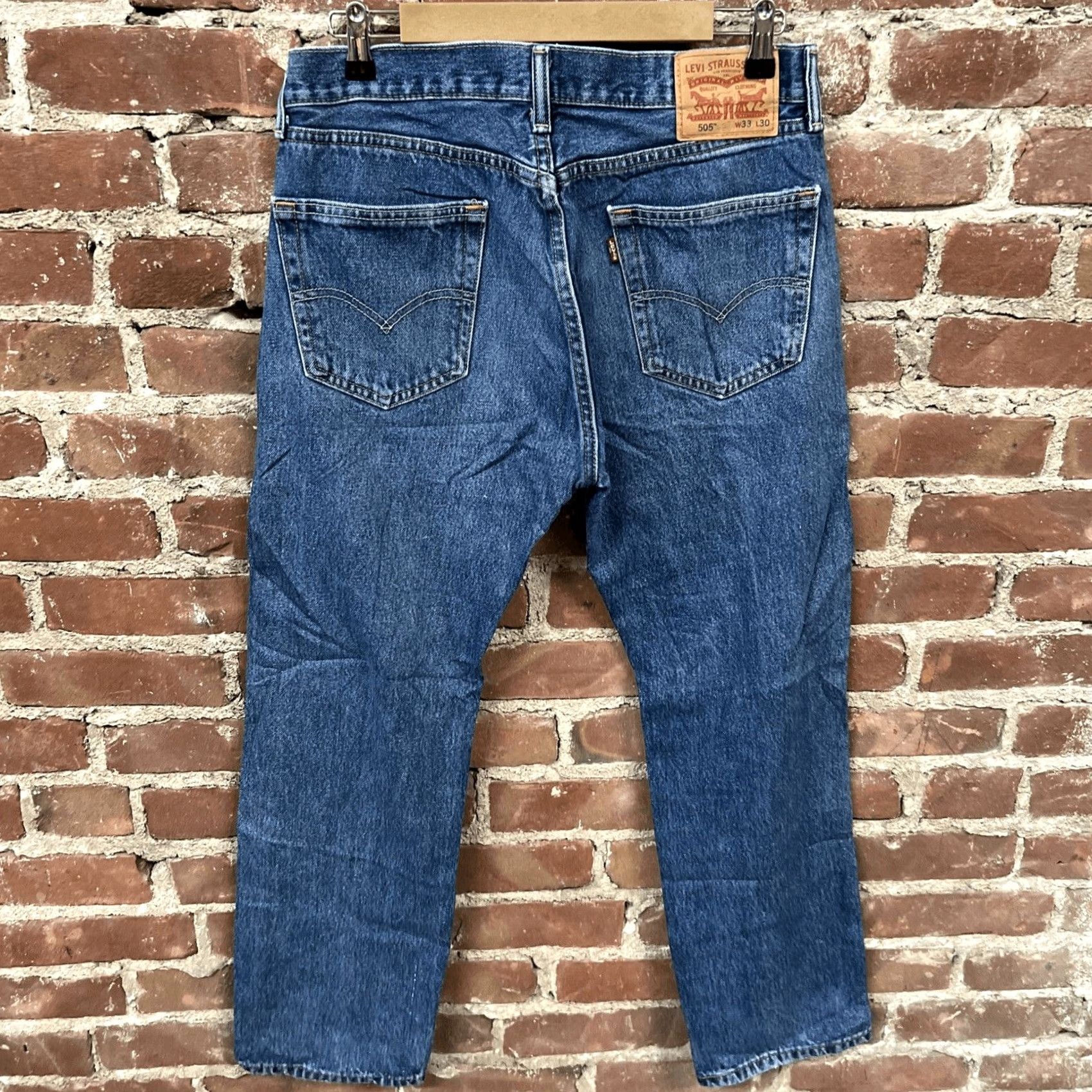 Levi's Levi's 505 Regular Fit Jeans Blue 33x30 Cotton Blend Stretch 5-Pocket Denim Zipper Button Mens Jeans Regular Distressed? (remove question) Size US 33 - 2 Thumbnail