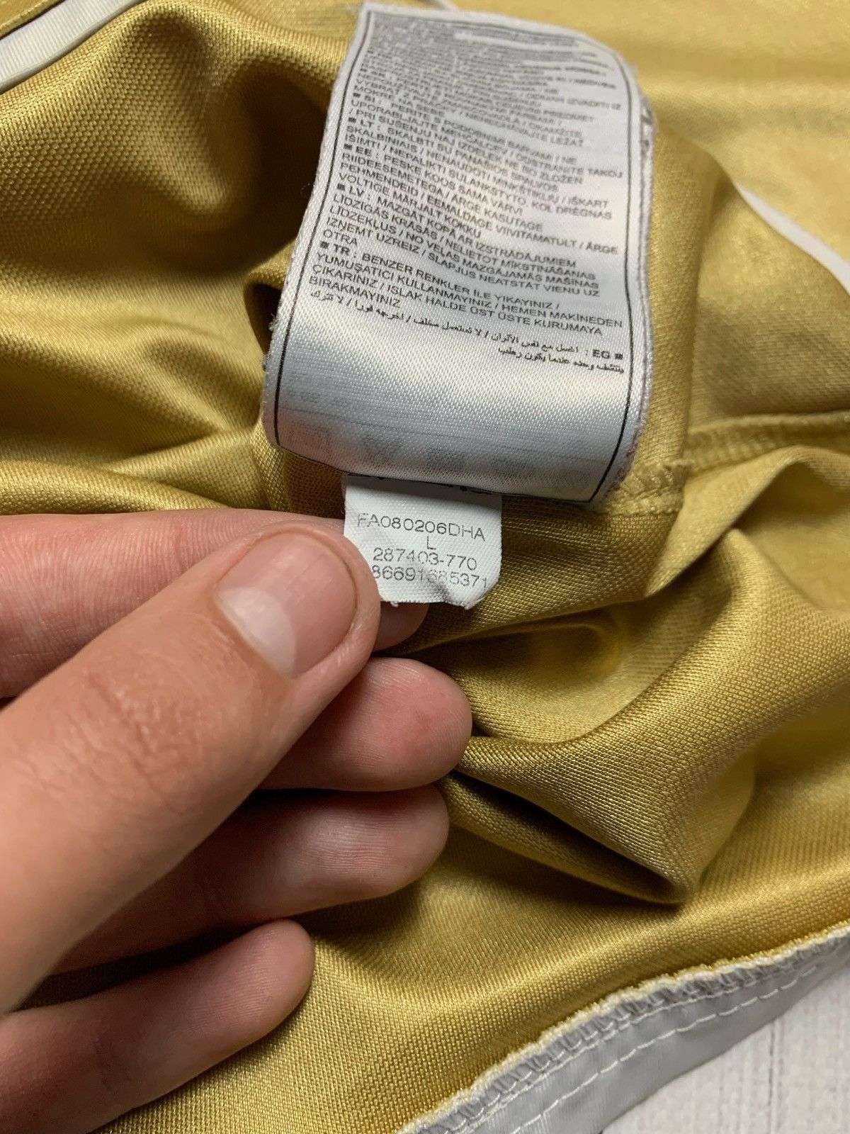 Nike × Vintage Vintage Nike Juventus gold soccer jersey size L away Size US L / EU 52-54 / 3 - 7 Thumbnail