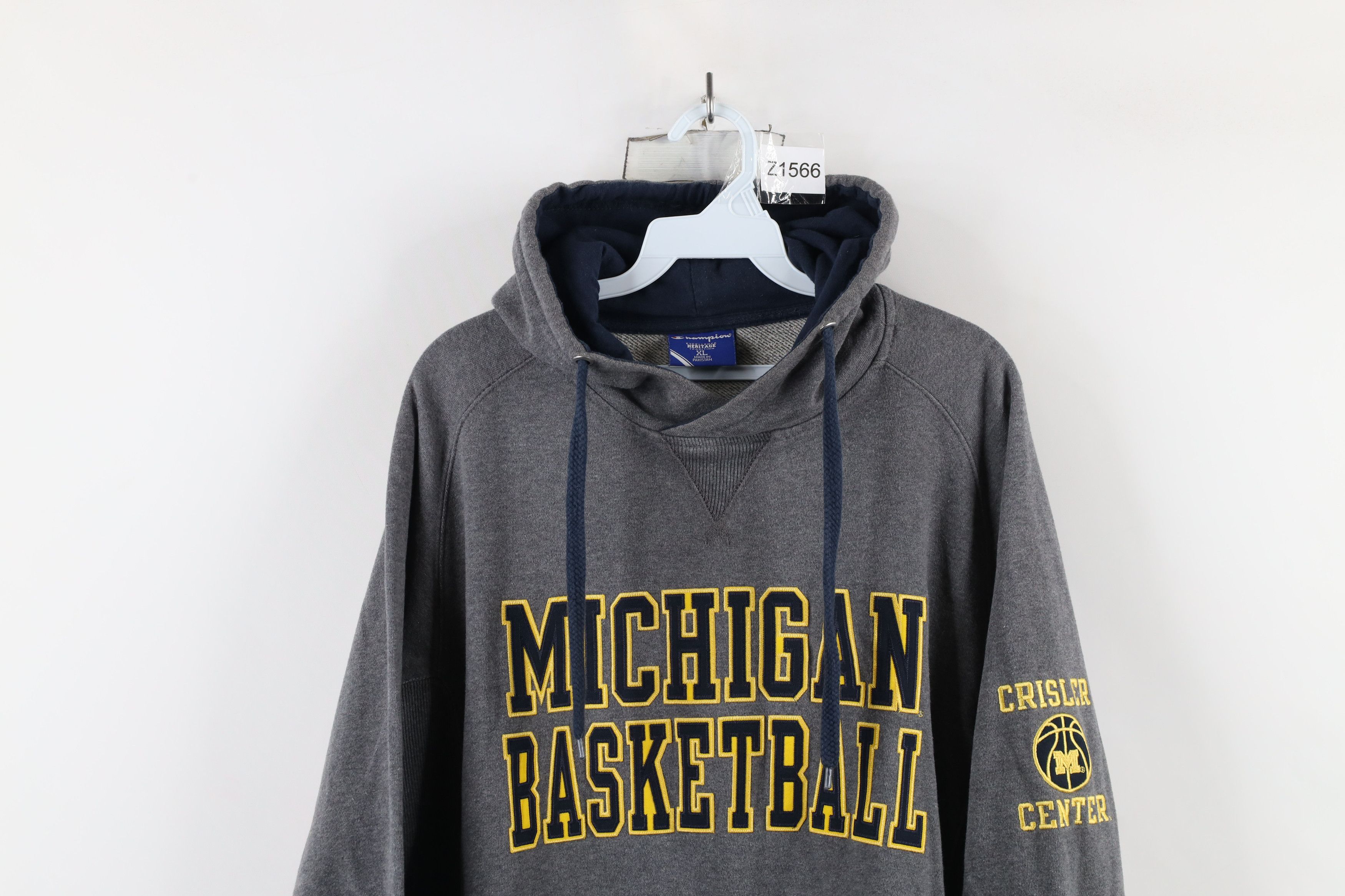 Champion × Vintage Vintage Champion University of Michigan Basketball Hoodie Size US XL / EU 56 / 4 - 2 Thumbnail