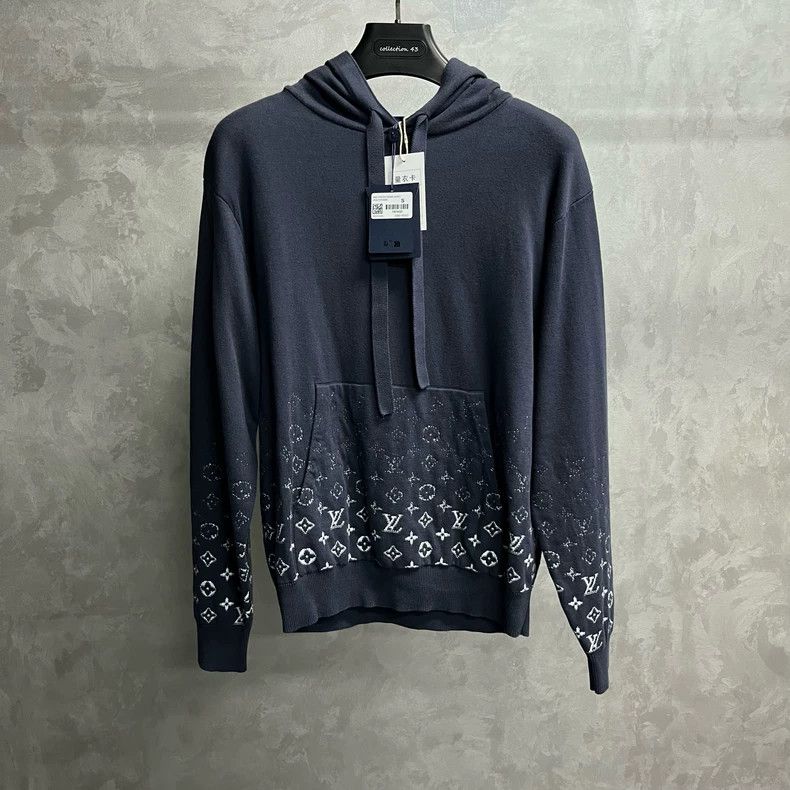 Louis Vuitton Louis Vuitton Grey monogrammed logo printed hooded long sl Size US S / EU 44-46 / 1 - 1 Thumbnail