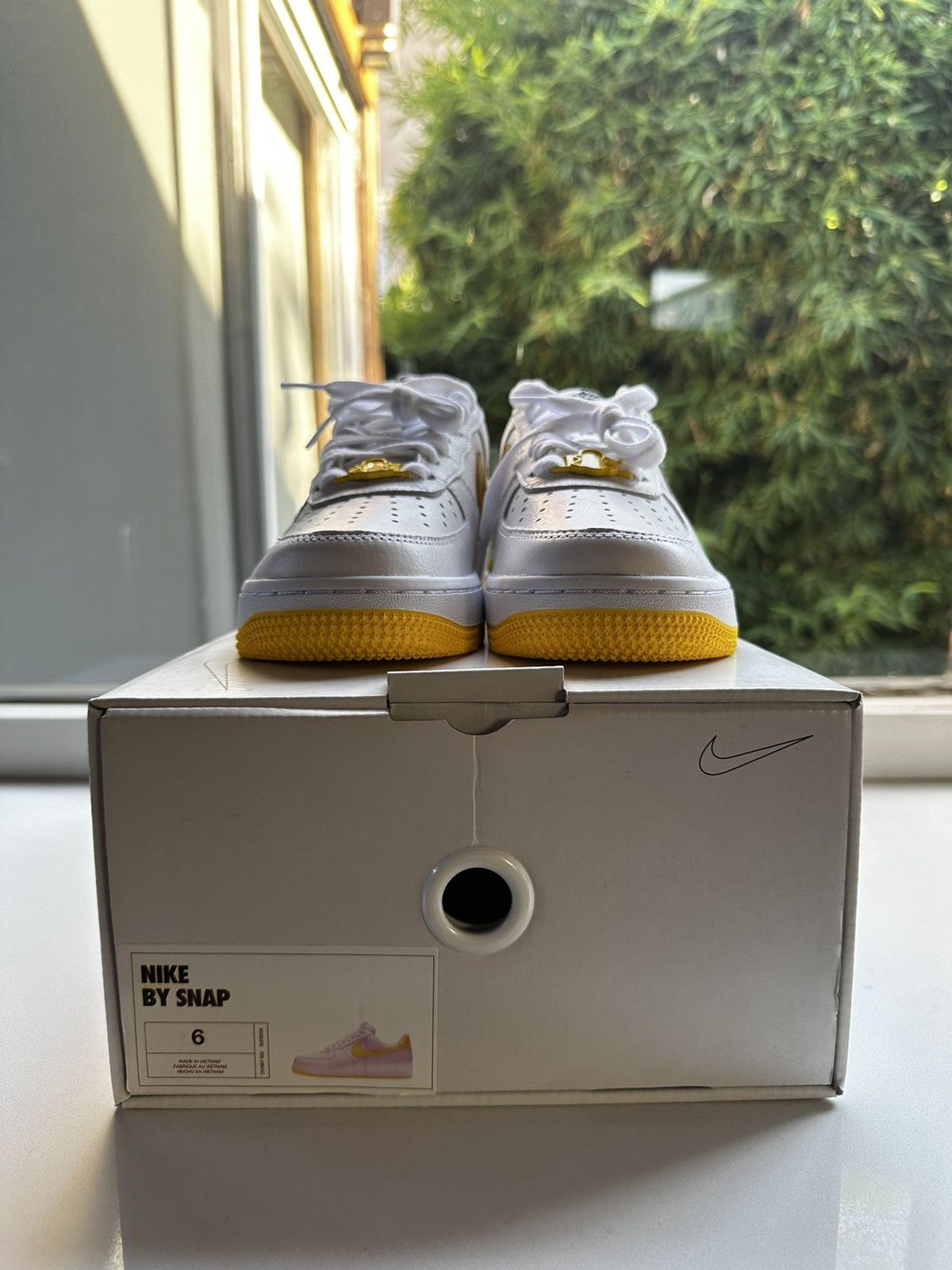 Nike 2023 Rare Nike Air Force 1 x Snapchat Ghostface Limited Size US 6 / IT 36 - 6 Thumbnail