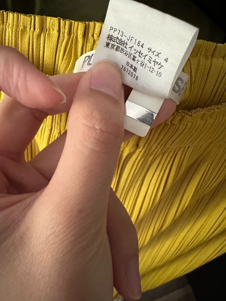 Issey Miyake Issey Miyake size:4 Turmeric fluorescent yellow pleated wi Size 31" - 5 Thumbnail