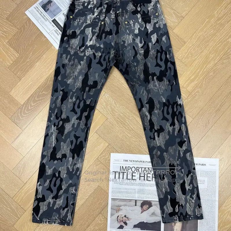 Versace Versace Black Camo Design Men’s Casual Pants . Size US 32 / EU 48 - 2 Thumbnail