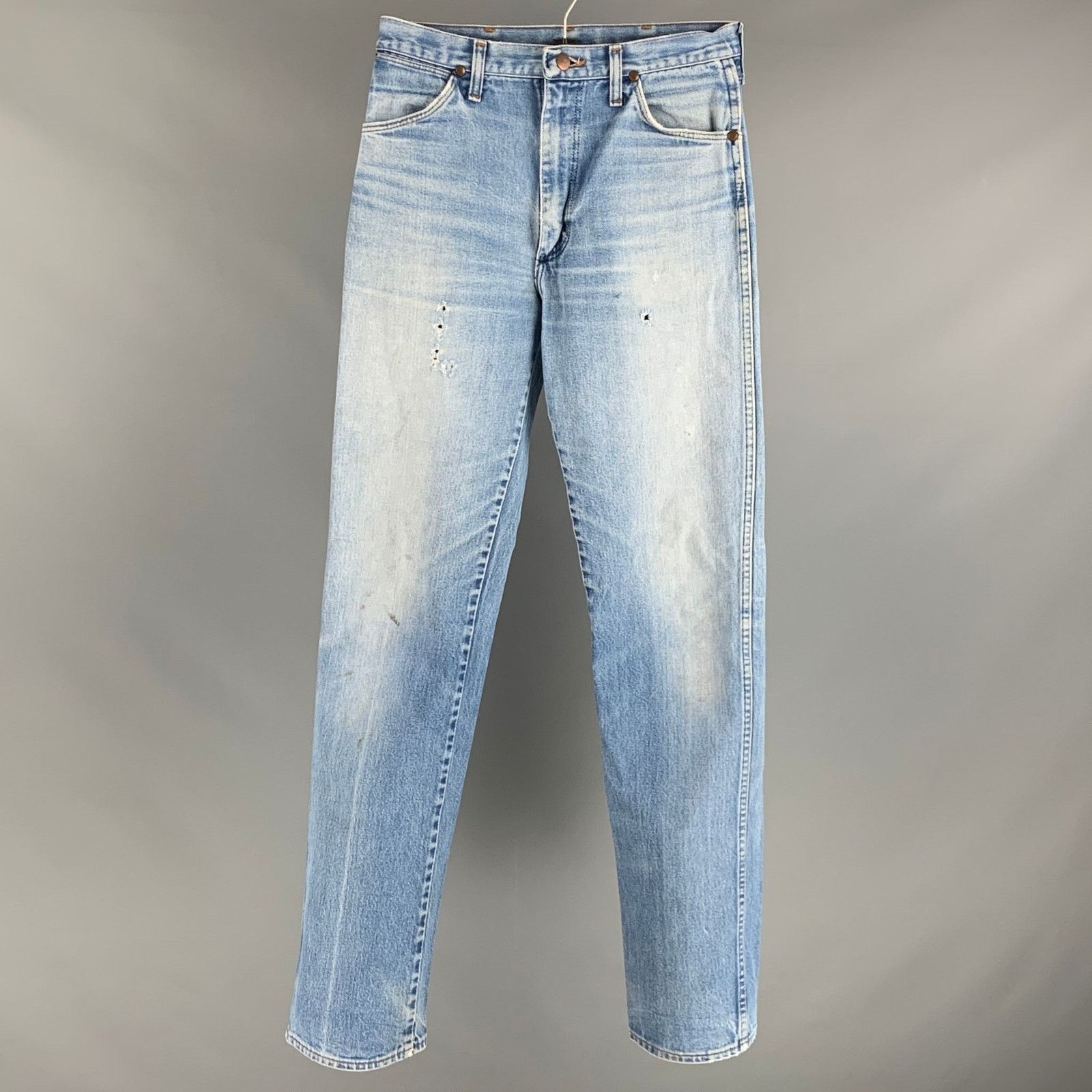 Wrangler WRANGLER Size 31 Blue Distressed Straight Zip Fly Jeans Size US 31 - 1 Thumbnail