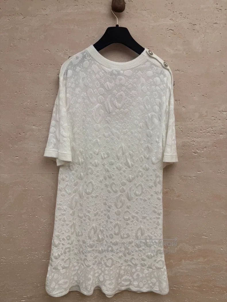 Chanel Chanel 23a white v-neck dress Size XS / US 0-2 / IT 36-38 - 3 Thumbnail