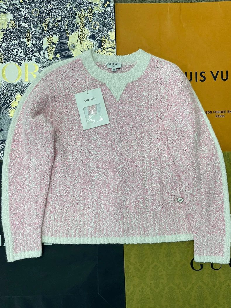 Chanel 24P pink and white color-blocked knitted sweater
