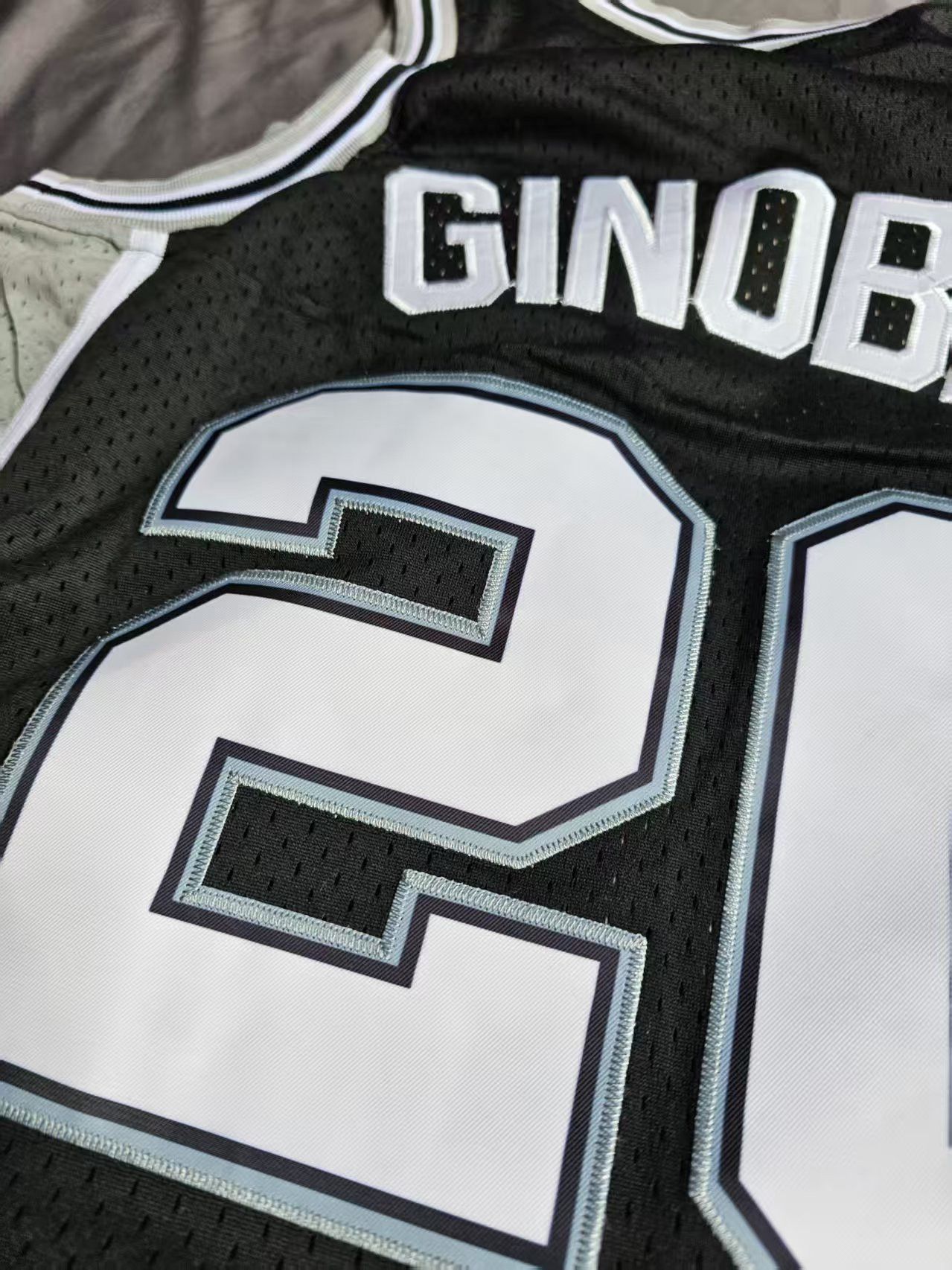 NBA #20 Manu Ginóbili Jersey San Antonio Spurs 2002 03 Size US L / EU 52-54 / 3 - 3 Thumbnail