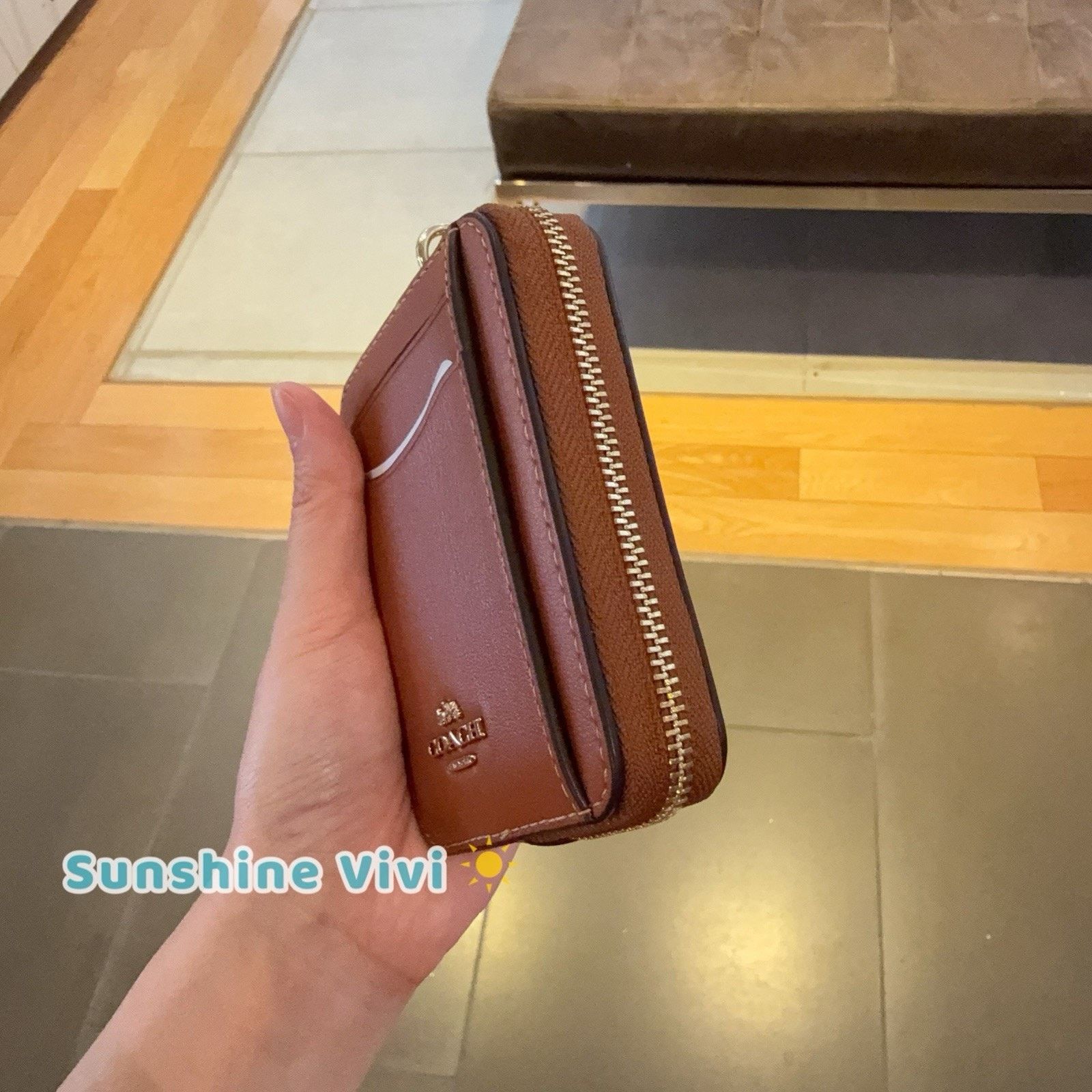 Coach NWT Coach Zip Card Case Leather CCV89 IM/AMBER BROWN Size ONE SIZE - 3 Thumbnail