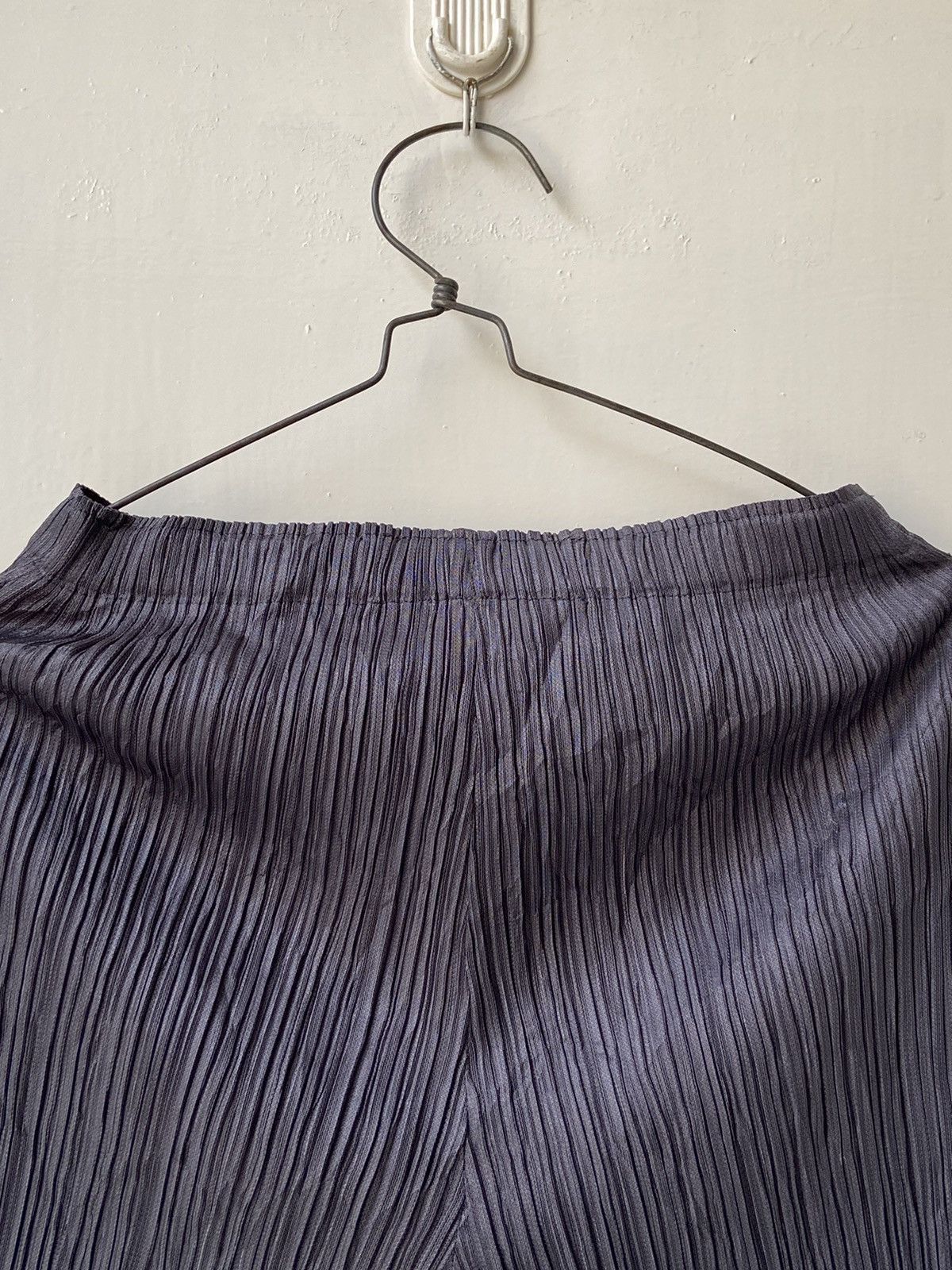 Pleats Please Issey Miyake ISSEY MIYAKE PLEATS PLEASE Grey Pants Size US 26 / EU 42 - 10 Thumbnail