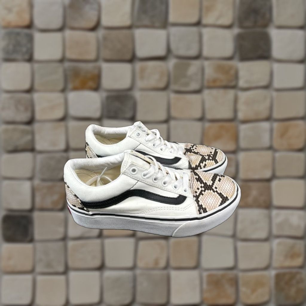 Vans Vans Shoes Womens 6 Snakeskin White Low Top Skateboard Athletic Sneaker Size S / US 4 / IT 40 - 1 Thumbnail