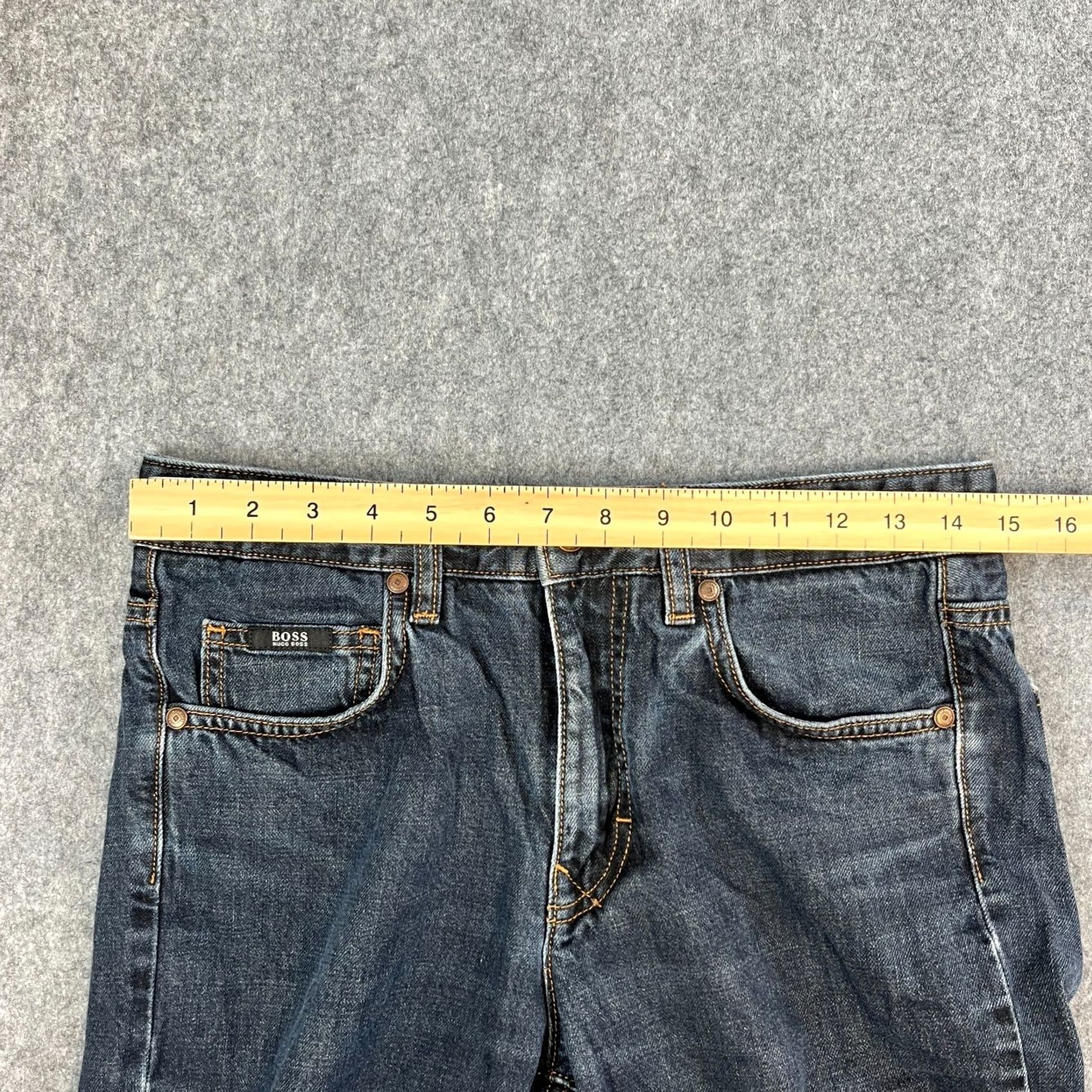 Hugo Boss HUGO BOSS Kansas Jeans Regular 30 30 Dark Wash Blue Denim 5-Pocket Design Mens Jeans Size US 30 / EU 46 - 6 Thumbnail