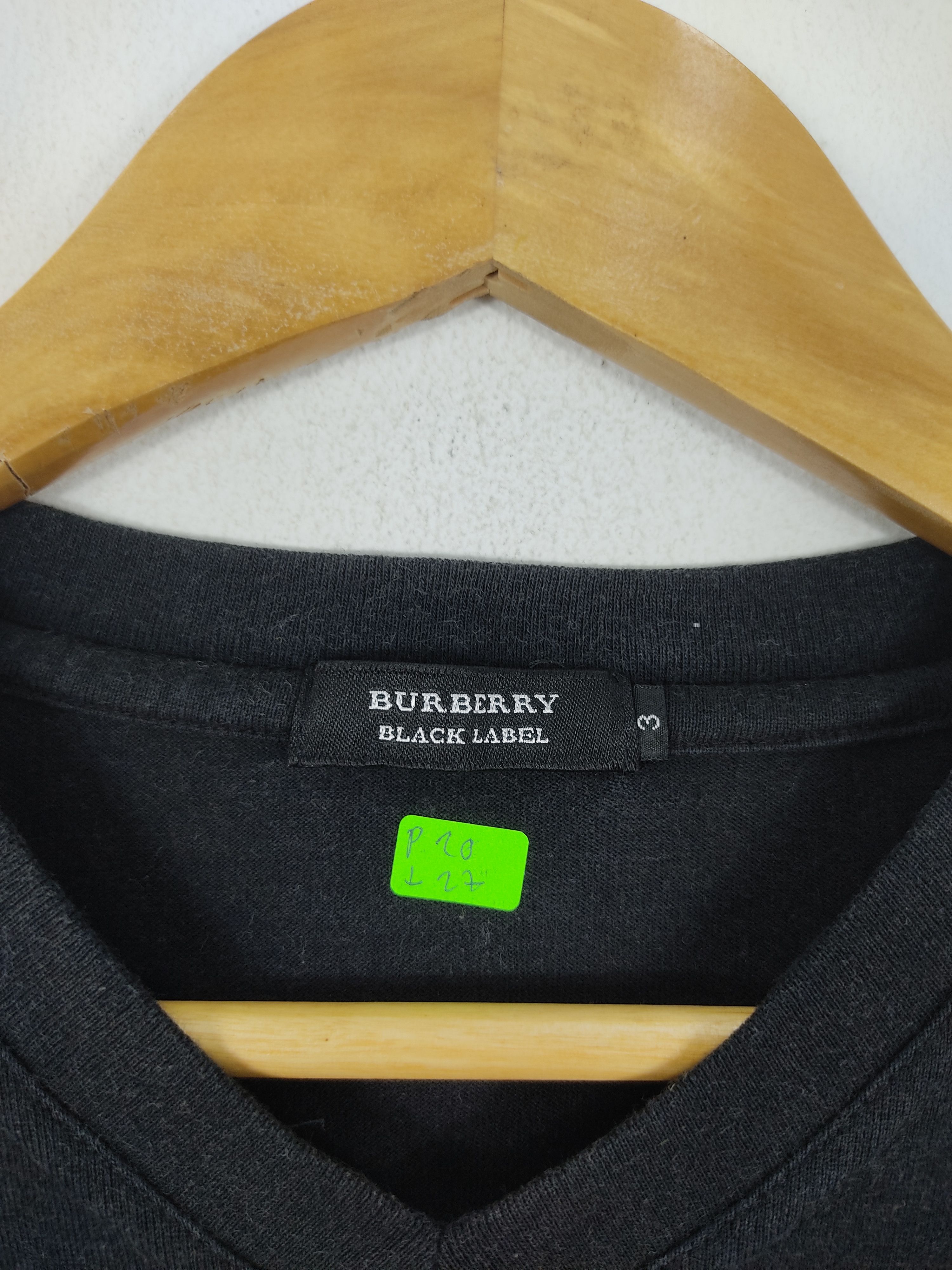 Burberry Burberry Black Label V Neck T-shirt Size US M / EU 48-50 / 2 - 9 Thumbnail