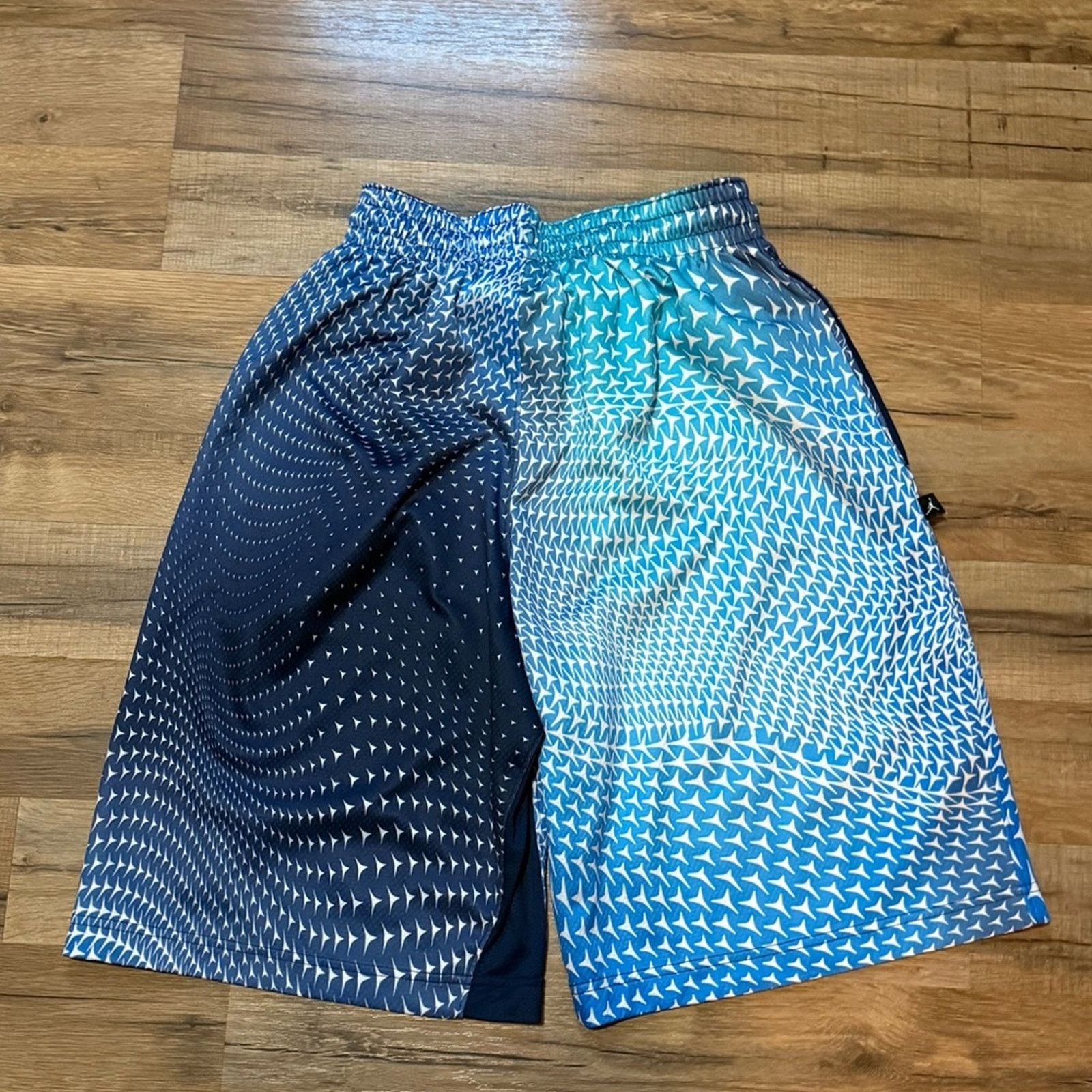 Jordan Brand Jordan Shorts Size US 27 - 6 Thumbnail