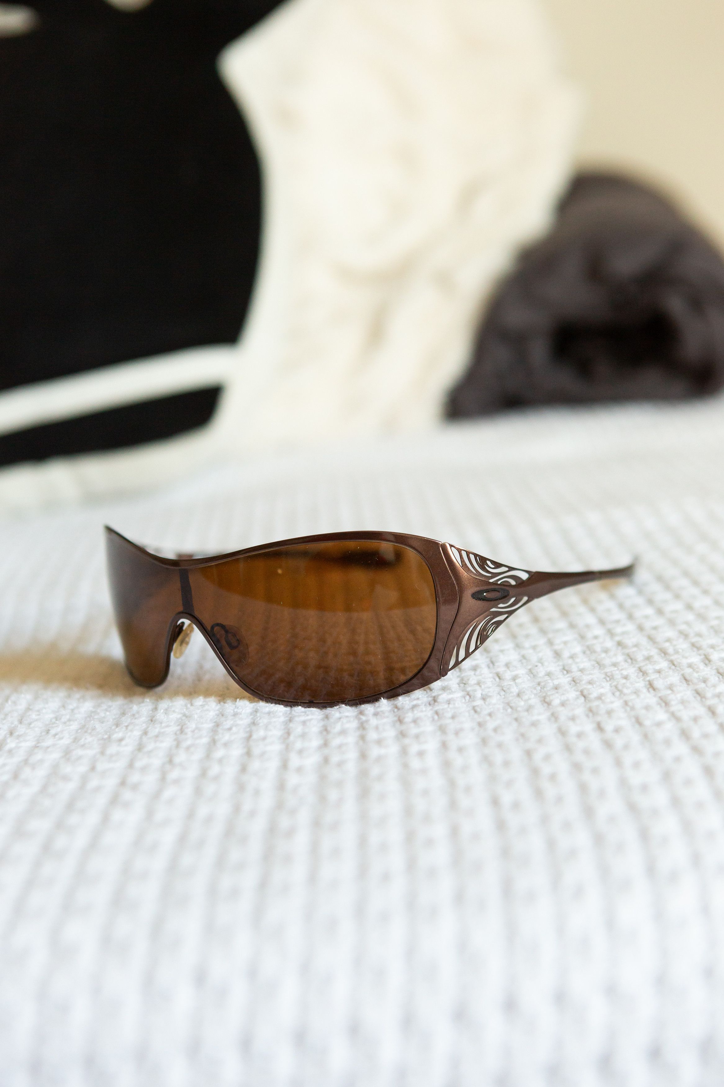 Oakley Y2K Oakley Wrap Around Vintage Sunglasses BROWN | Grailed