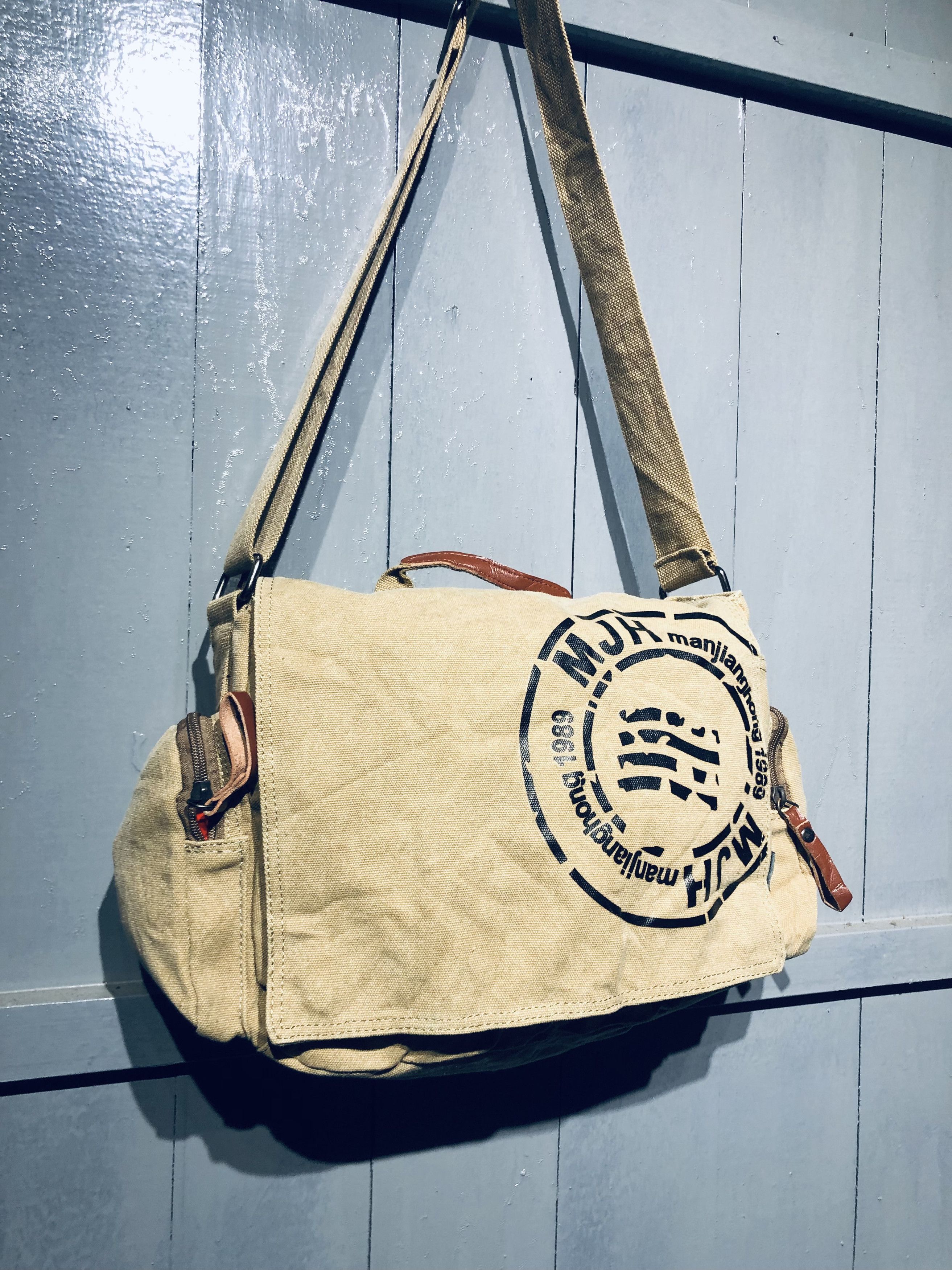 Japanese Brand Japanese Khaki Messenger Bag Size ONE SIZE - 1 Thumbnail