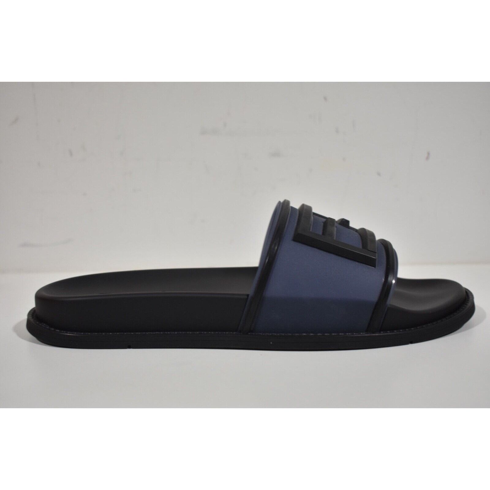 Fendi Fendi Mens Baguette Rubber Flat Sandal Flip Flop UK 7 US 8 Size US 8 / EU 41 - 3 Thumbnail