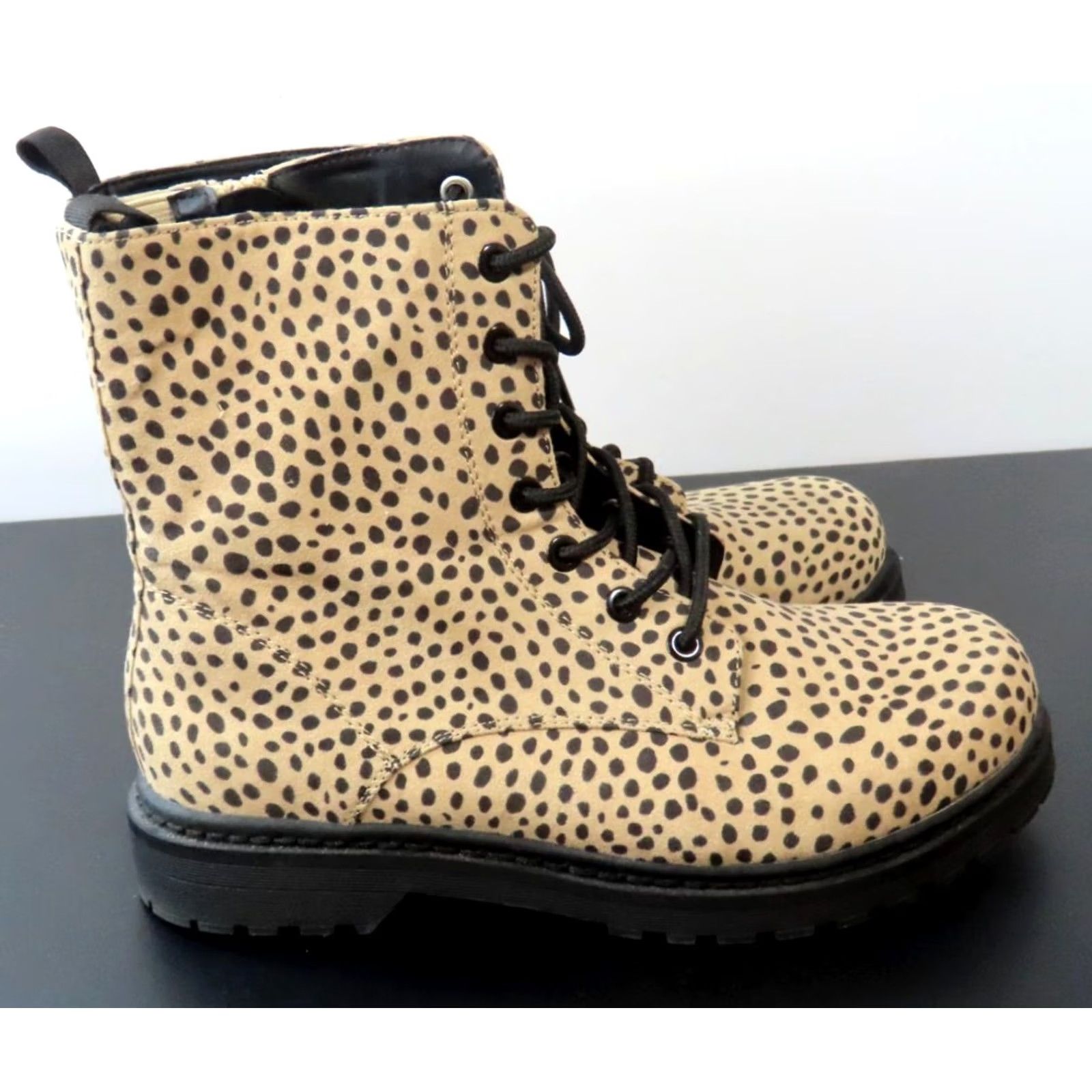 Torrid Torrid Stevie Women's 10W Lace-Up Combat Boots Faux Leather Leopard Zipper Ivory Animal Print Block Heel Rubber Ankle Shoes Size US 10 / IT 40 - 2 Thumbnail