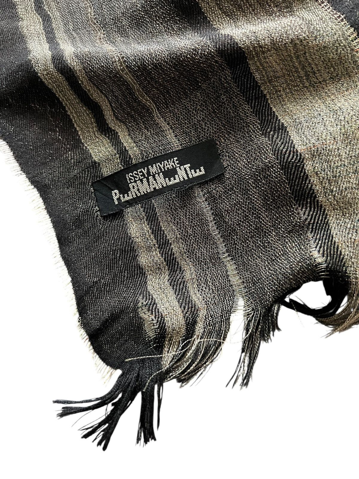 Issey Miyake 1980s Issey Miyake Permanente Big Scarf/ Muffler Size ONE SIZE - 3 Thumbnail