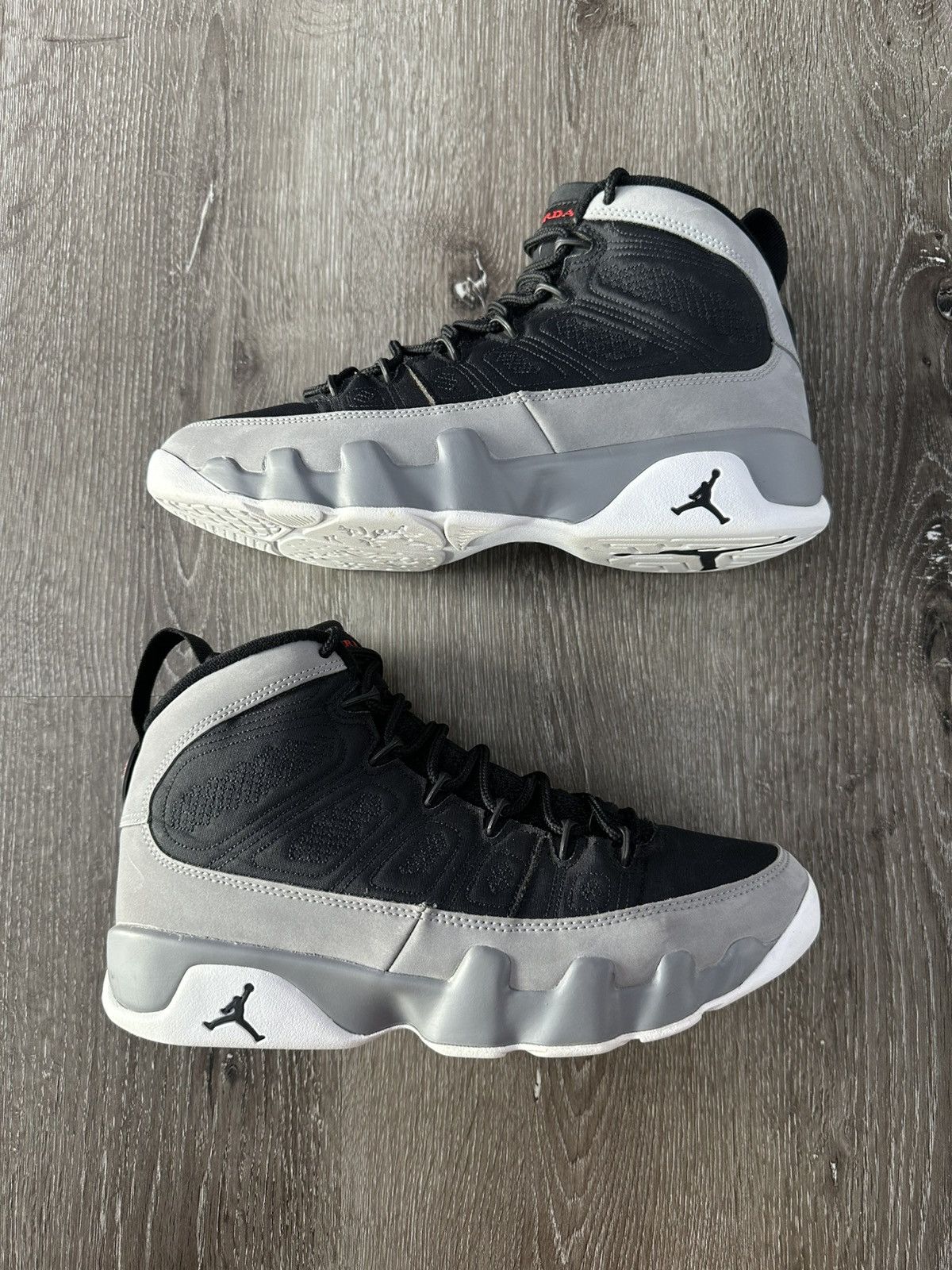 Jordan Brand Air Jordan 9 Retro “Particle Grey” **PRE-OWNED** Size US 8 / EU 41 - 1 Thumbnail