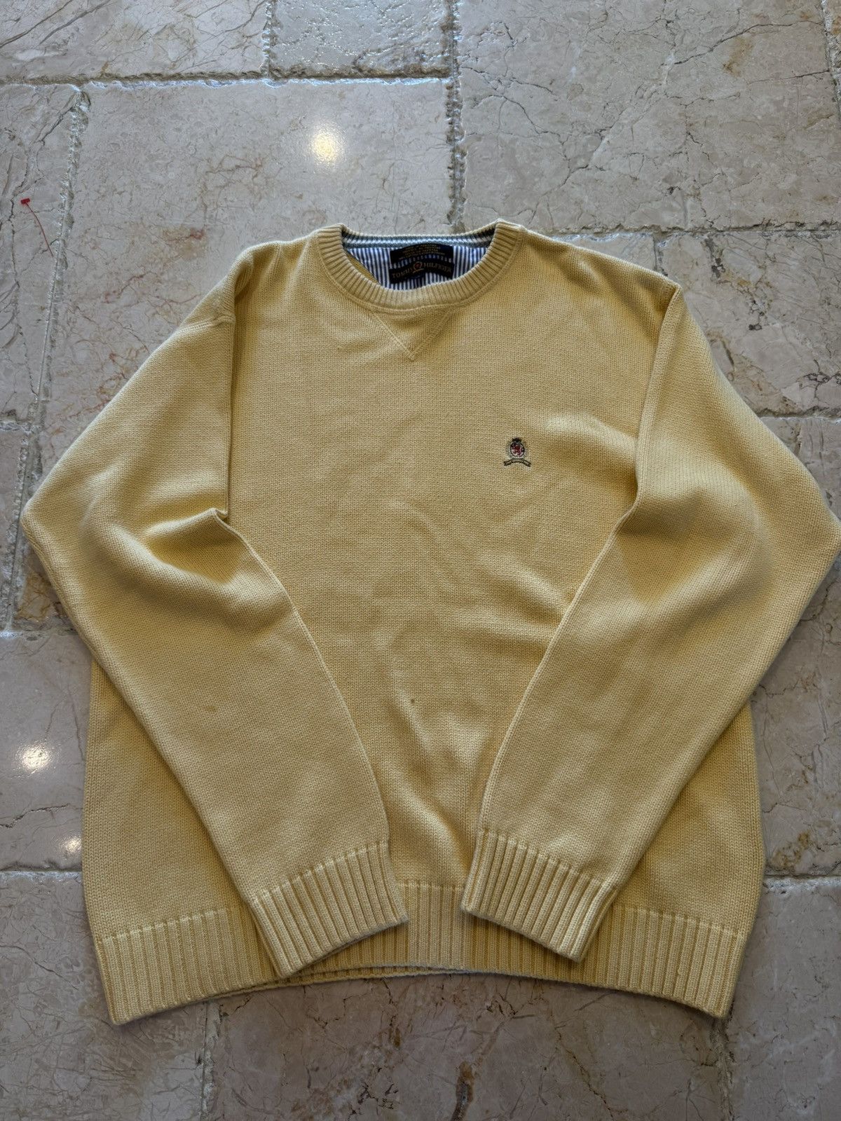 Tommy Hilfiger Vintage Tommy Hilfiger yellow knit sweater Size US L / EU 52-54 / 3 - 1 Thumbnail