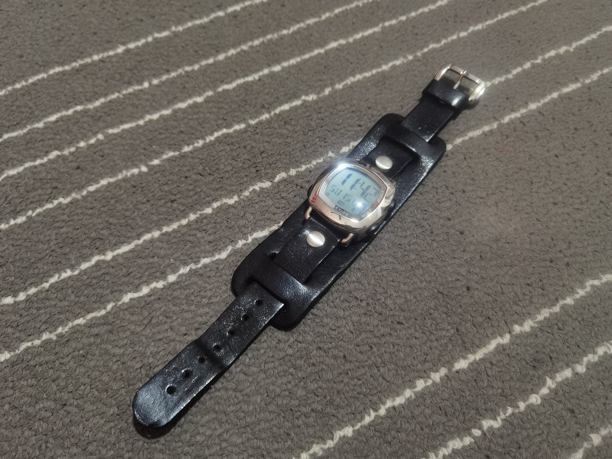 KENNETH COLE REACTION leather strap