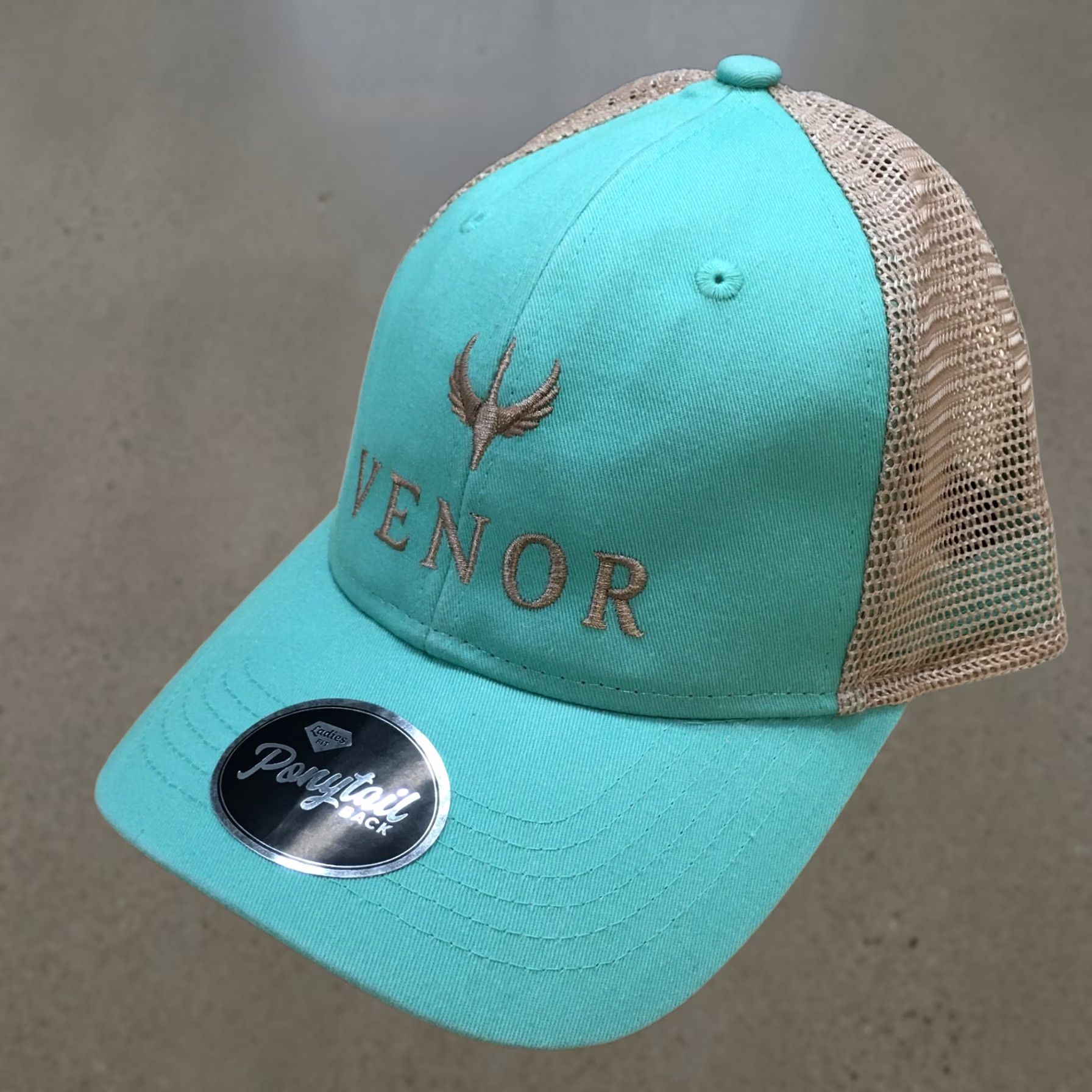 Logo 7 Outdoor Cap Trucker Hat Womens Green OS Curved Brim Embroidered Logo Size ONE SIZE - 1 Thumbnail
