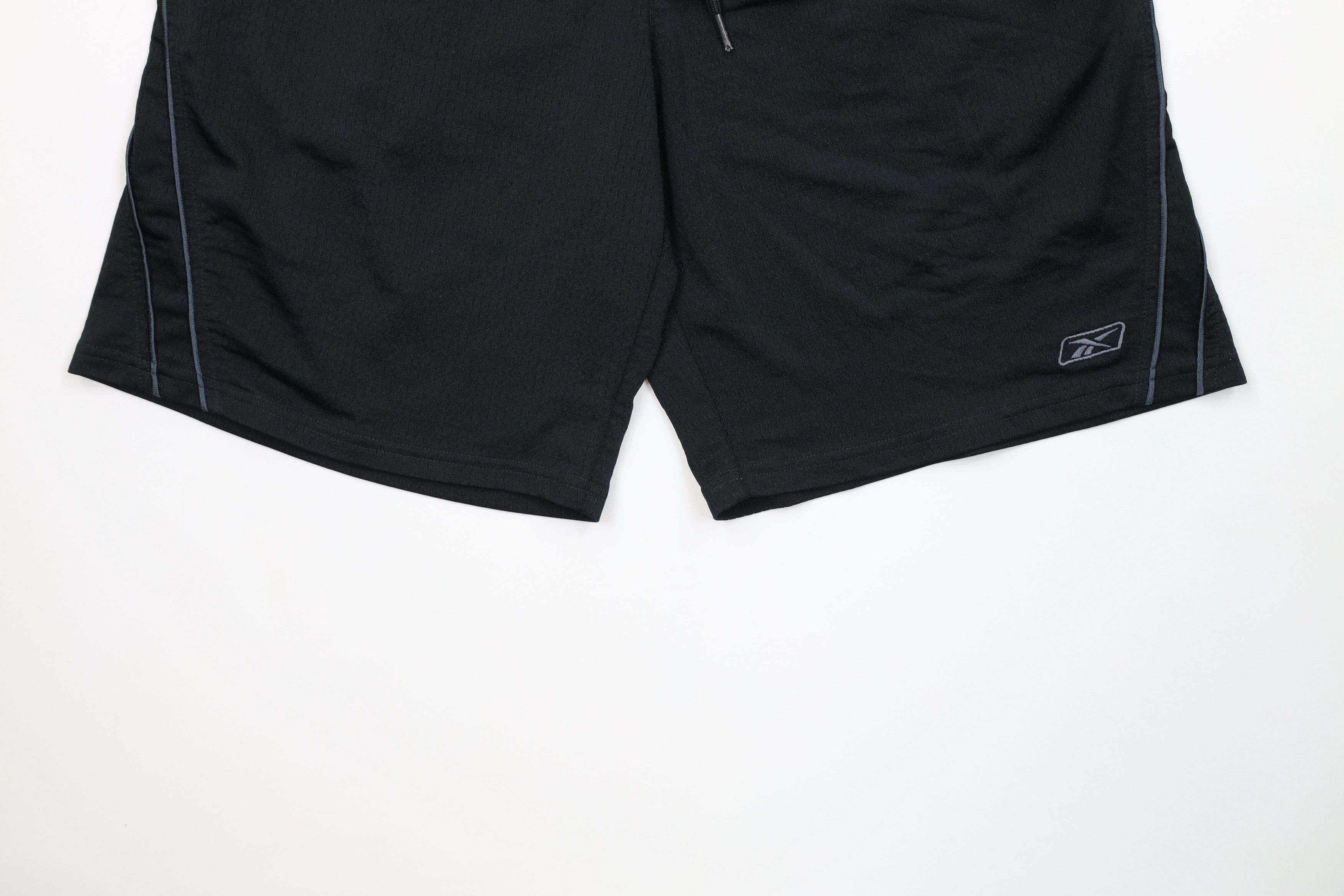 Reebok Vintage Reebok Mesh Above Knee Gym Training Shorts Black Size US 34 / EU 50 - 4 Thumbnail