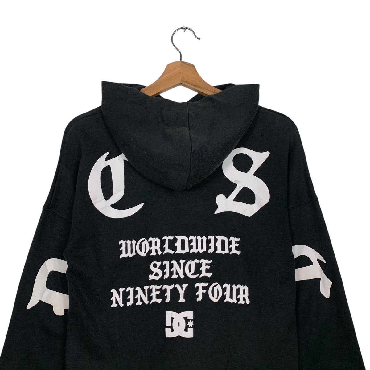 DC DC SHOE Big Logo Pullover Hoodies Kid Size 140 #1640-C73 Size US XXS / EU 40 - 2 Thumbnail