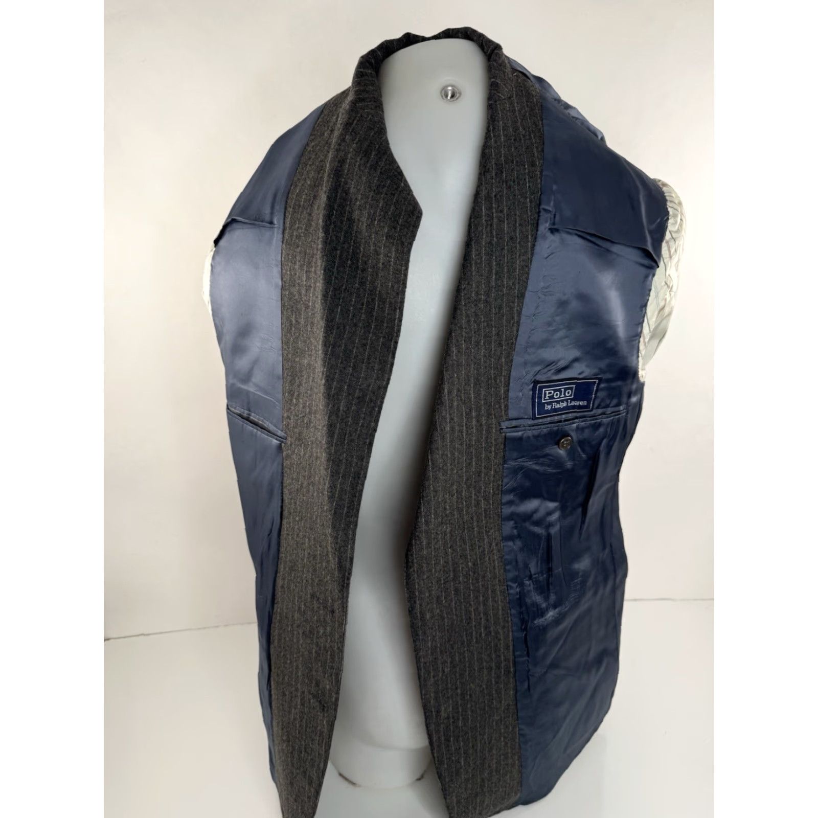 Polo Ralph Lauren Polo Ralph Lauren USA Wool Pinstripe Mens 44 Suit EXCELLENT Grey USA Theme Wool Coat Pants 44 Regular Men’s Suit Mens Size US XXL / EU 58 / 5 - 6 Thumbnail