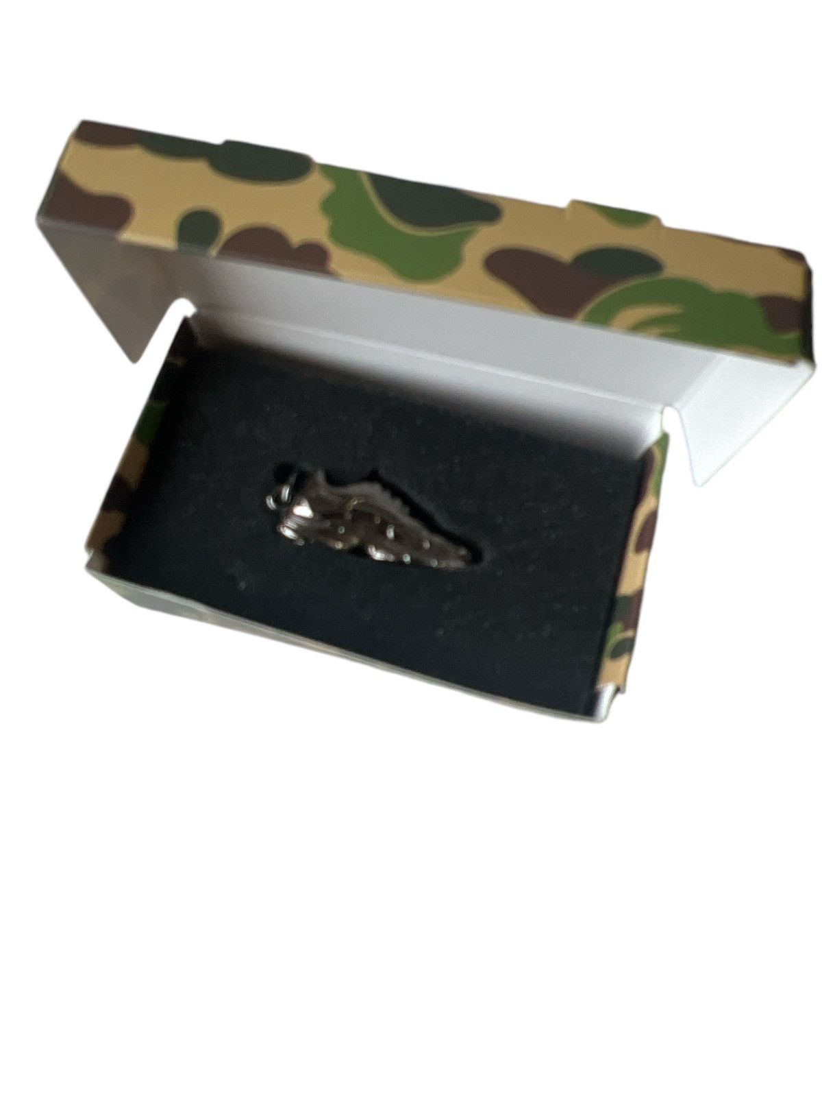 Bape 🎁 BAPE BAPESTA SNEAKER KEY RING CHAIN - A Bathing Ape RARE Size ONE SIZE - 7 Thumbnail