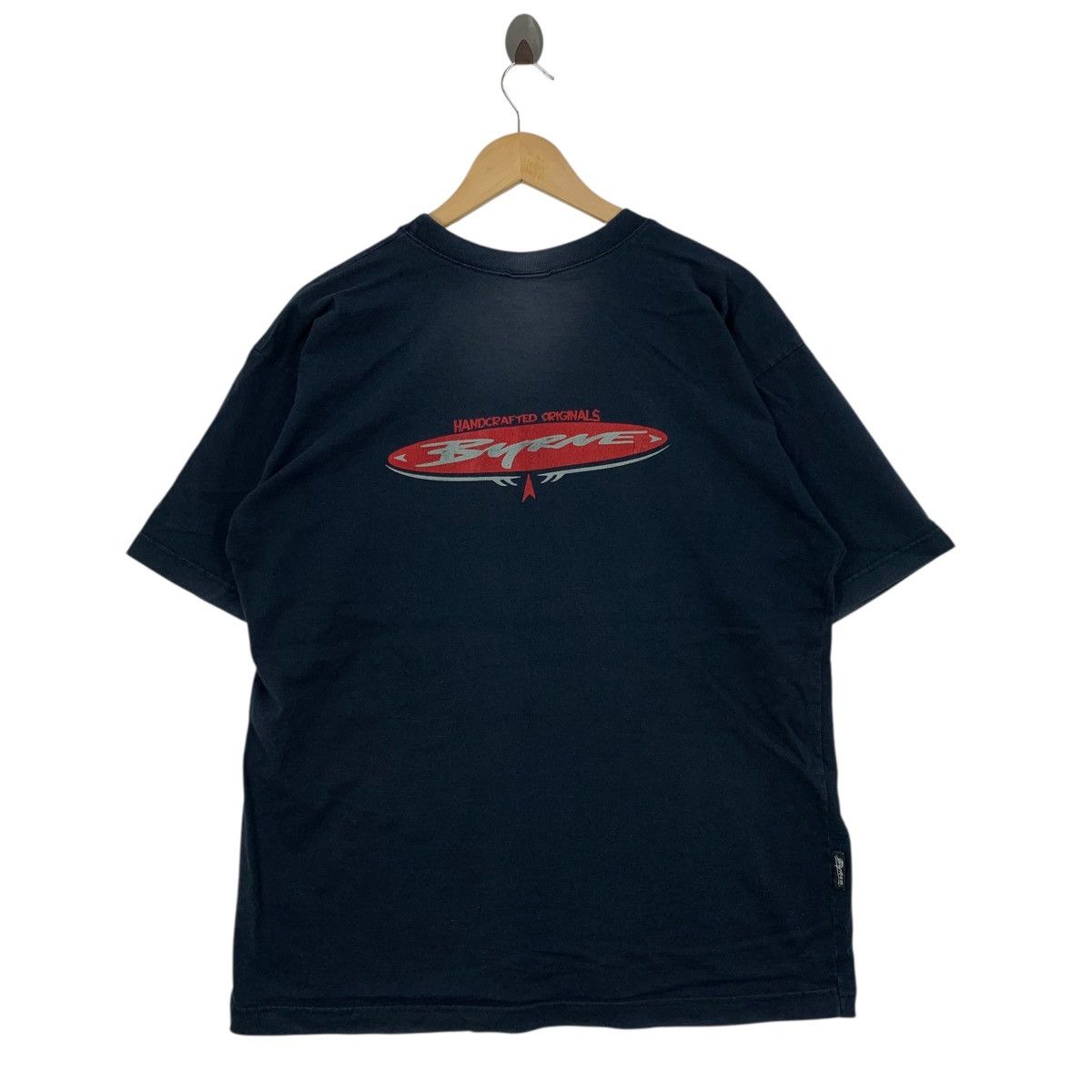 Vintage Vintage 90s BRYNE Handcrafted Originals SurfSurfboard Tshirt Size US L / EU 52-54 / 3 - 1 Thumbnail