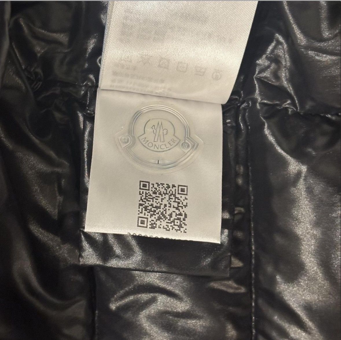 Moncler MONCLER BADY HOODED SHORT DOWN JACKET Size XS / US 0-2 / IT 36-38 - 5 Thumbnail