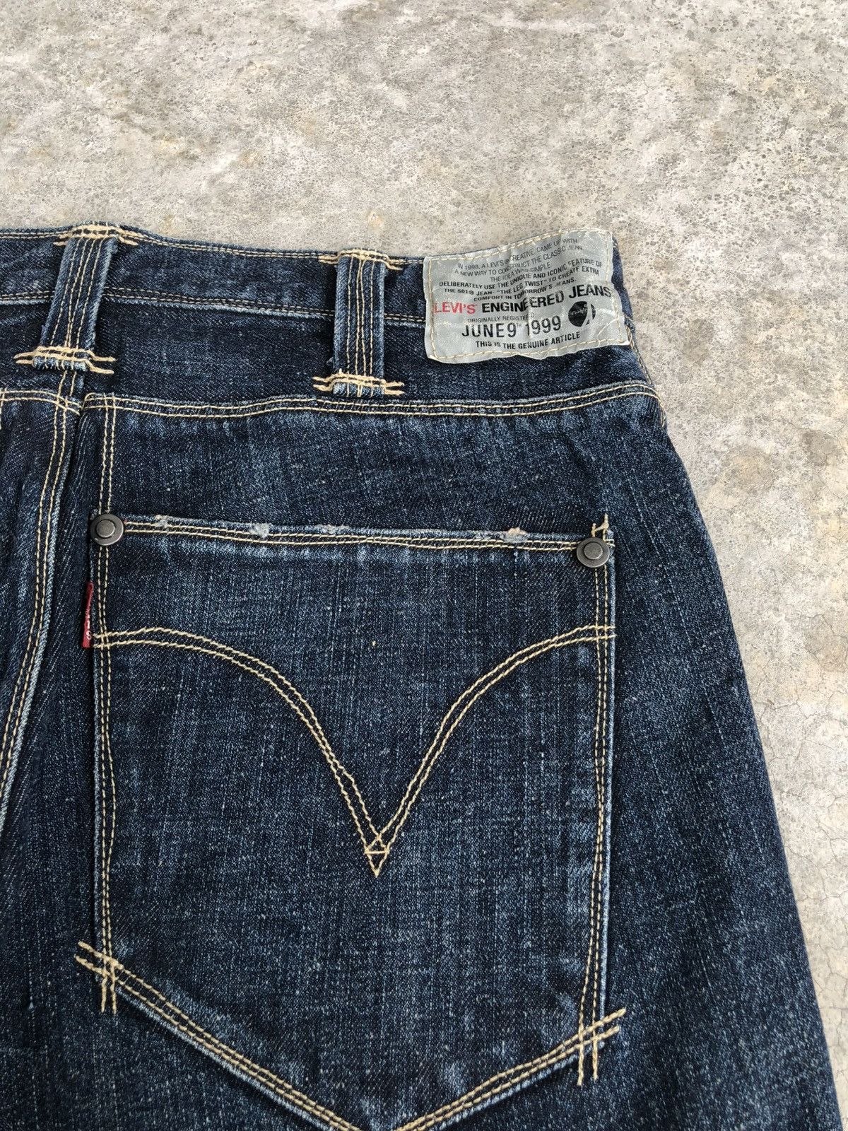 Levi's Flared Levis Engineered Bootcut Distressed Denim Size US 30 / EU 46 - 17 Thumbnail
