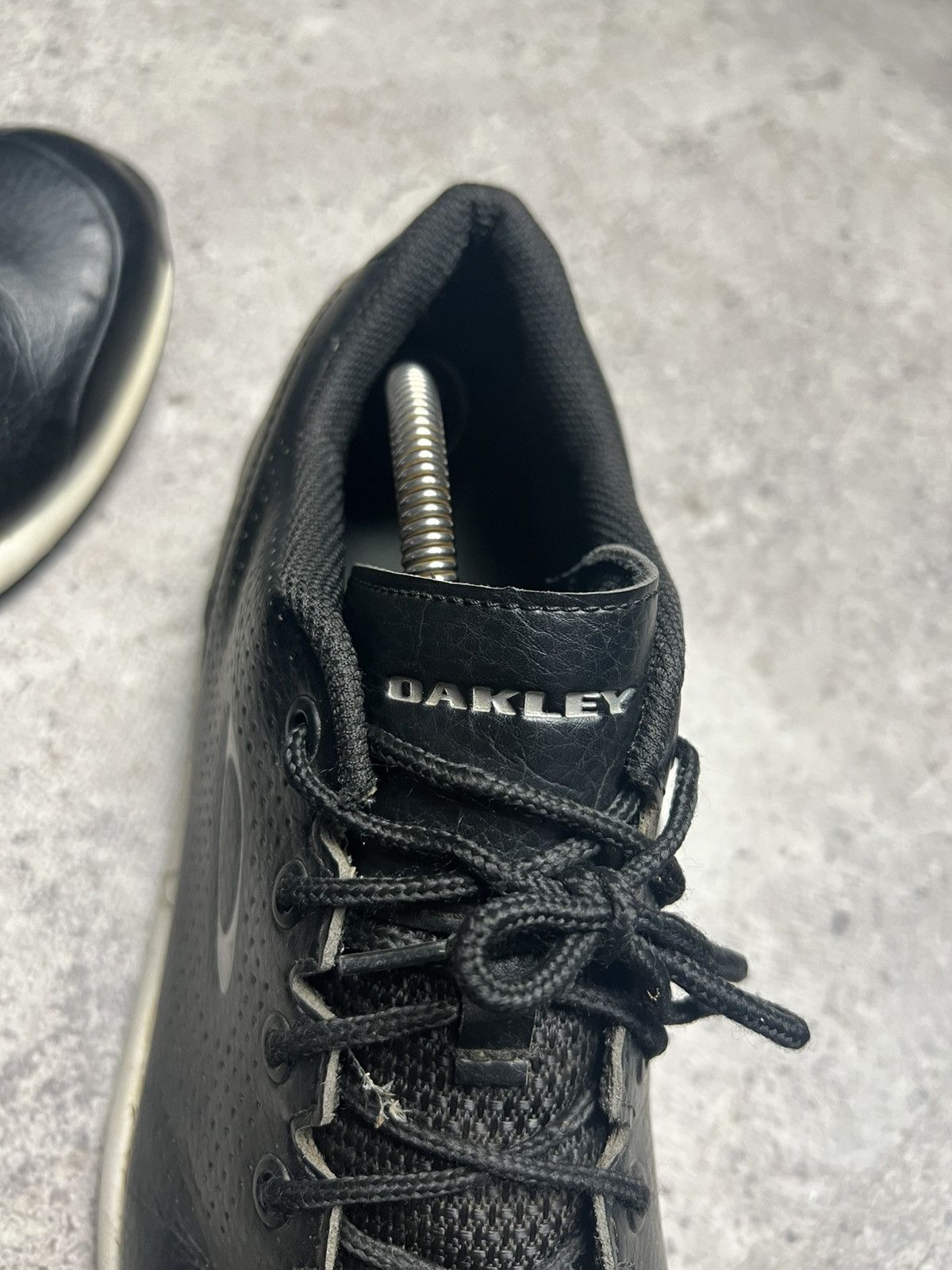Oakley Vintage Oakley 2000s Shoes Black Leather Sneakers Size US 12 / EU 45 - 10 Thumbnail
