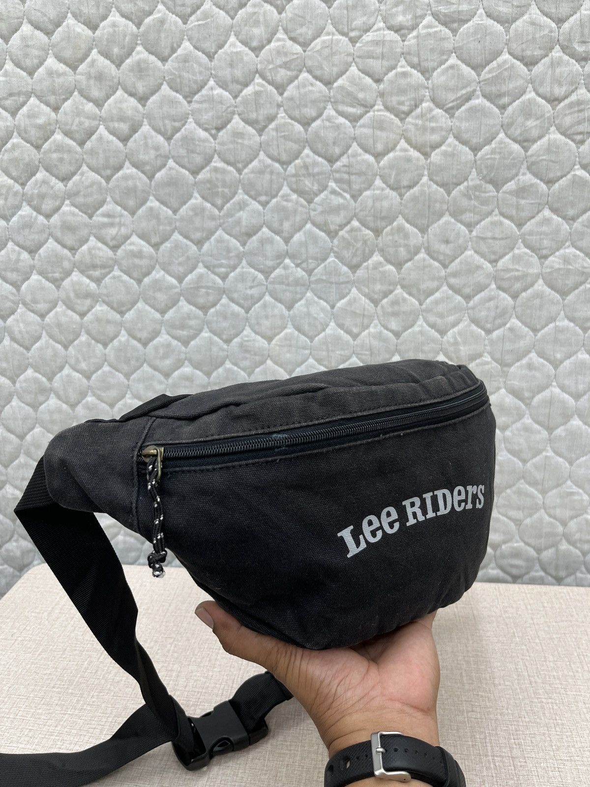 Champion × Lee 🔥🔥🔥STEALS CHAMPION & LEE RIDERS BAG Size ONE SIZE - 6 Thumbnail