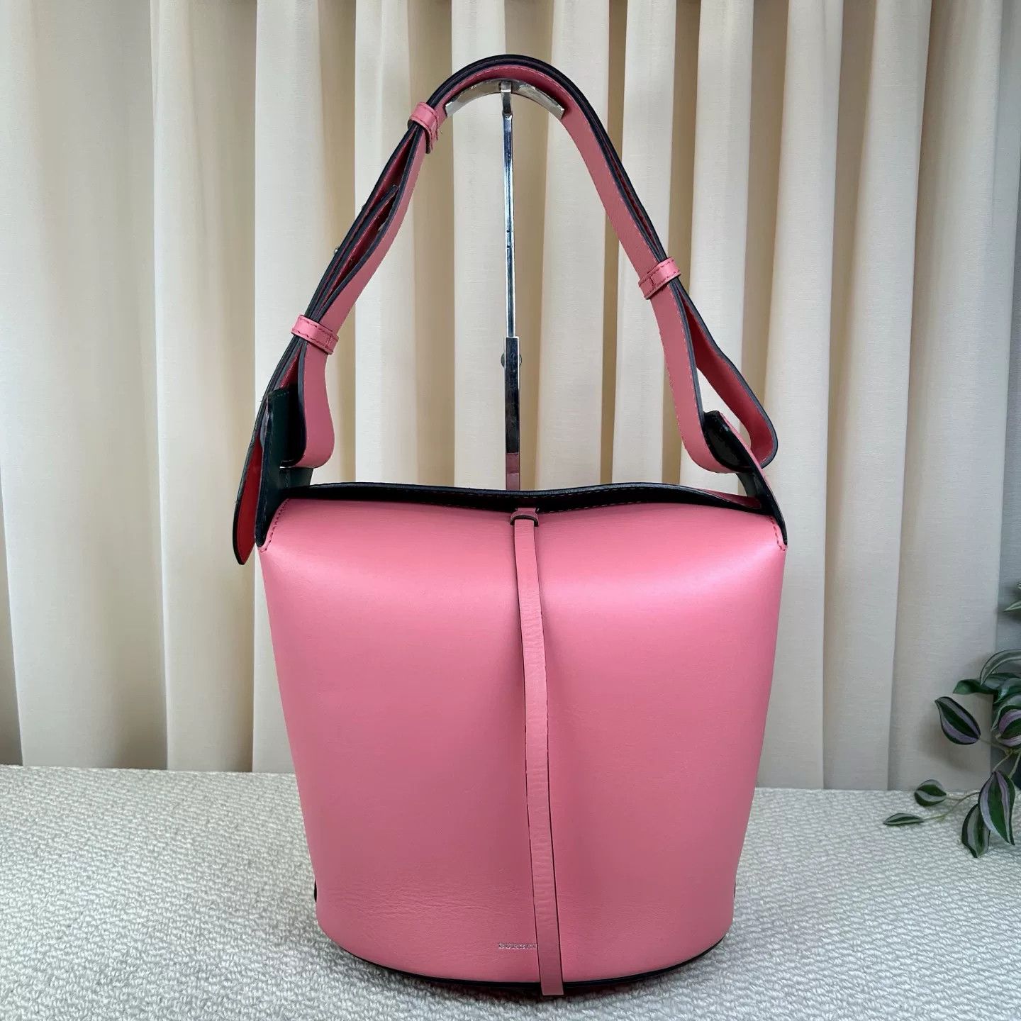 Burberry Pre-loved Bag Very good condition Size ONE SIZE - 1 Thumbnail