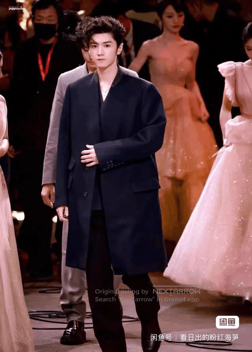 Maison Margiela Maison Margiela Navy Wool Coat Size 50. Size US M / EU 48-50 / 2 - 5 Thumbnail