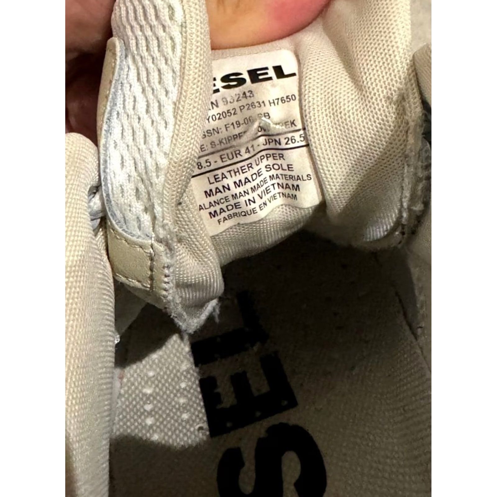 Diesel VINTAGE Diesel Men Sneakers 8.5US White Gray Luxury Casual Stylish Durable Italy 90s 00s Size US 9 / EU 42 - 4 Thumbnail