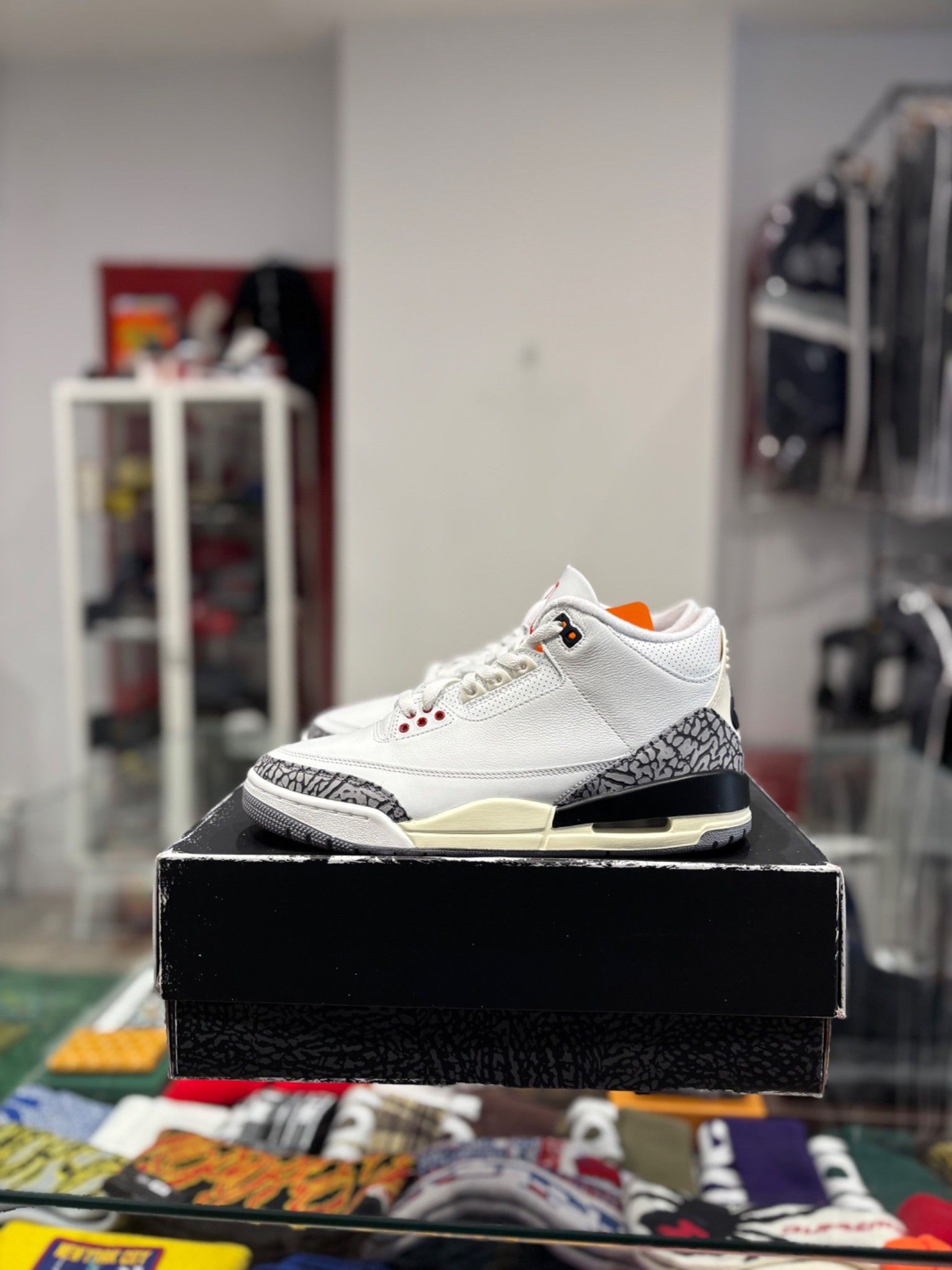 Jordan Brand Jordan 3 White Cement Reimagined Size US 8.5 / EU 41-42 - 2 Thumbnail