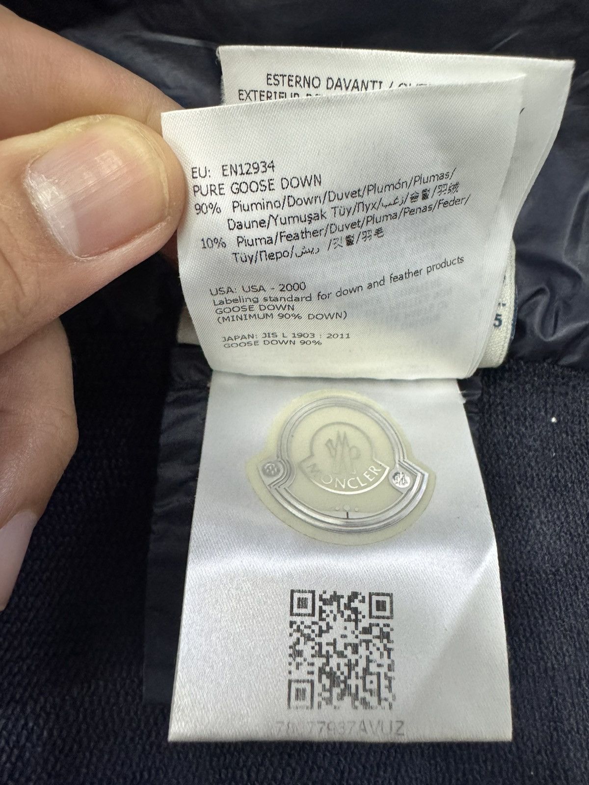 Moncler MAGLIA CARDIGAN Size XL / US 12-14 / IT 48-50 - 9 Thumbnail