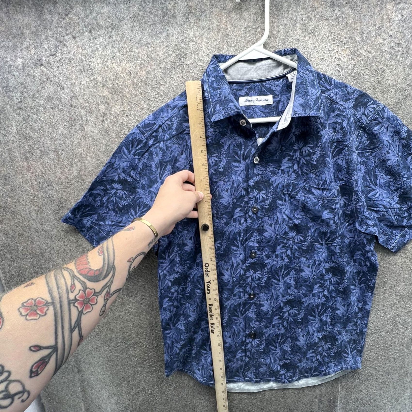 Tommy Bahama Tommy Bahama Shirt Mens Small Blue Floral Hawaiian Short Sleeve Button Front Size US S / EU 44-46 / 1 - 4 Thumbnail