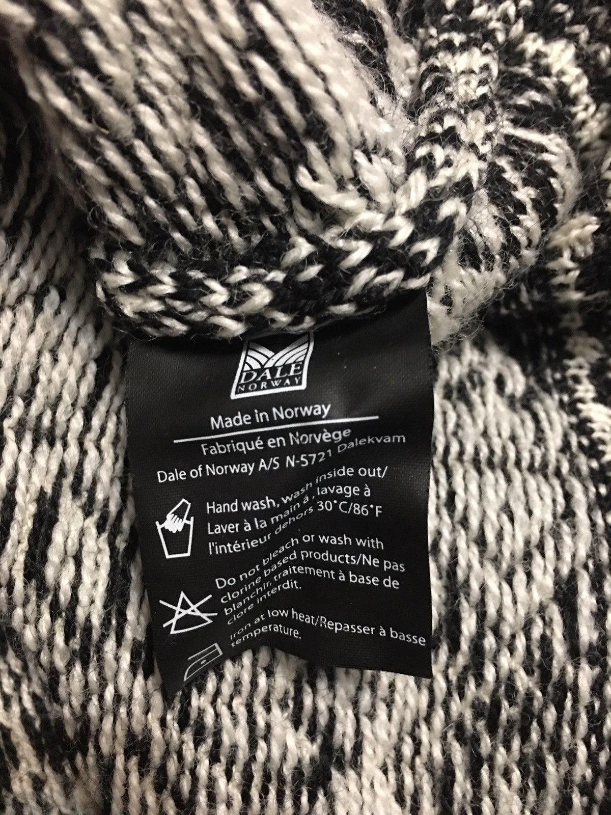 Dale Of Norway DALE of Norway Black/White Virgin New Wool Peace Sweater S Size S / US 4 / IT 40 - 15 Thumbnail