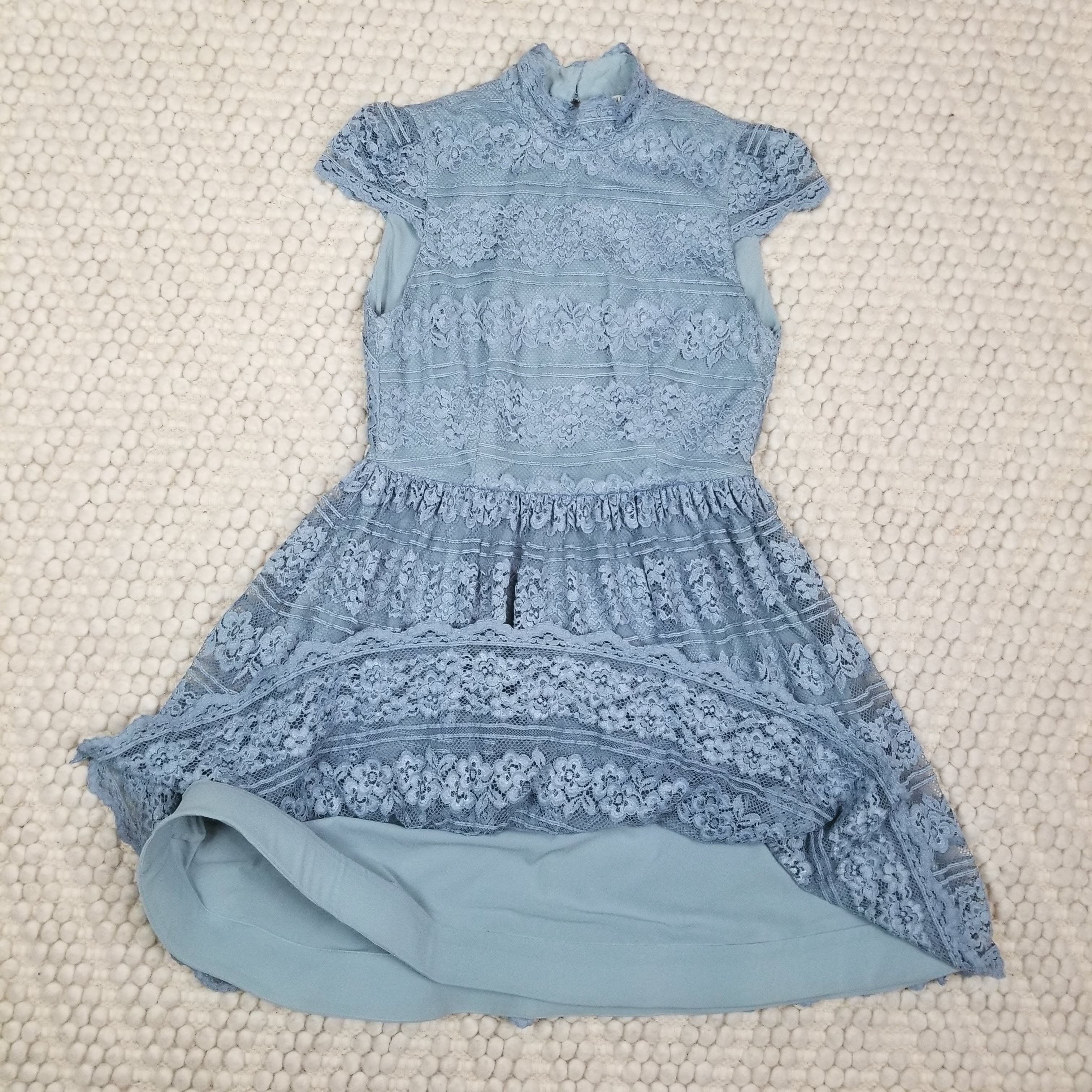 Alice + Olivia Maureen Lace Dress Size S / US 4 / IT 40 - 9 Thumbnail
