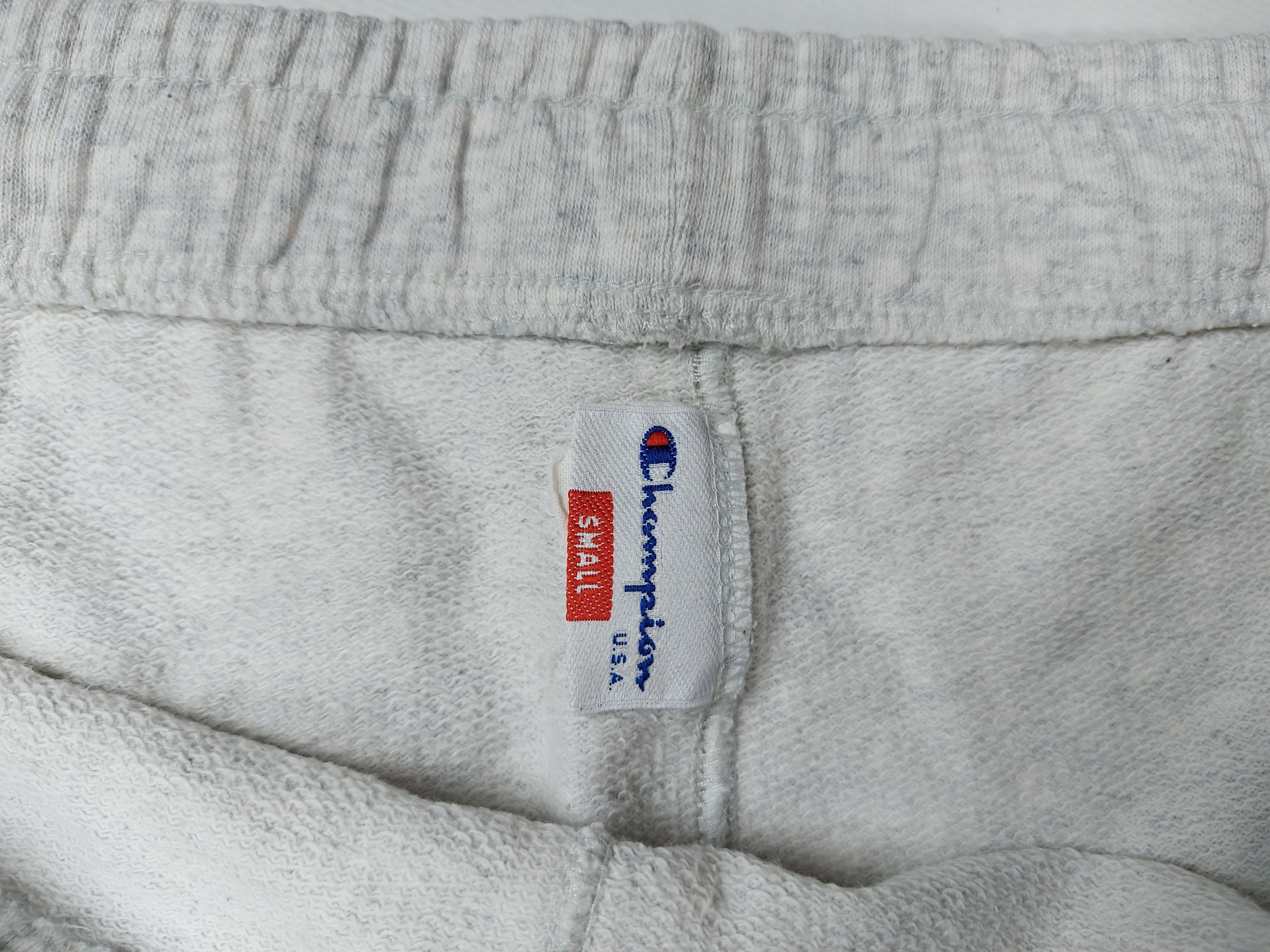 Champion × Vintage Vintage Champion Sweat Shorts Size US 36 / EU 52 - 4 Thumbnail