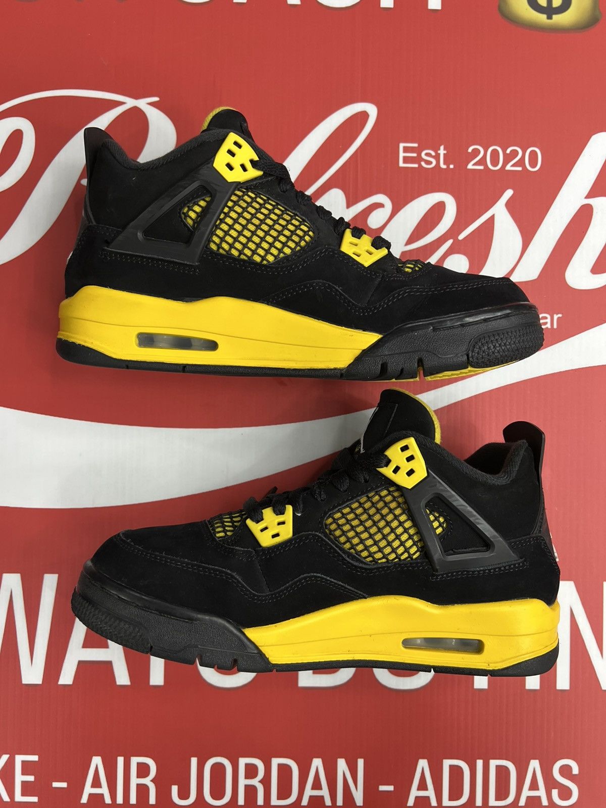 Jordan Brand Air Jordan 4 Retro Thunder (2023) (GS) Size 6.5Y 408452-017 Size US 6.5 / EU 39-40 - 3 Thumbnail
